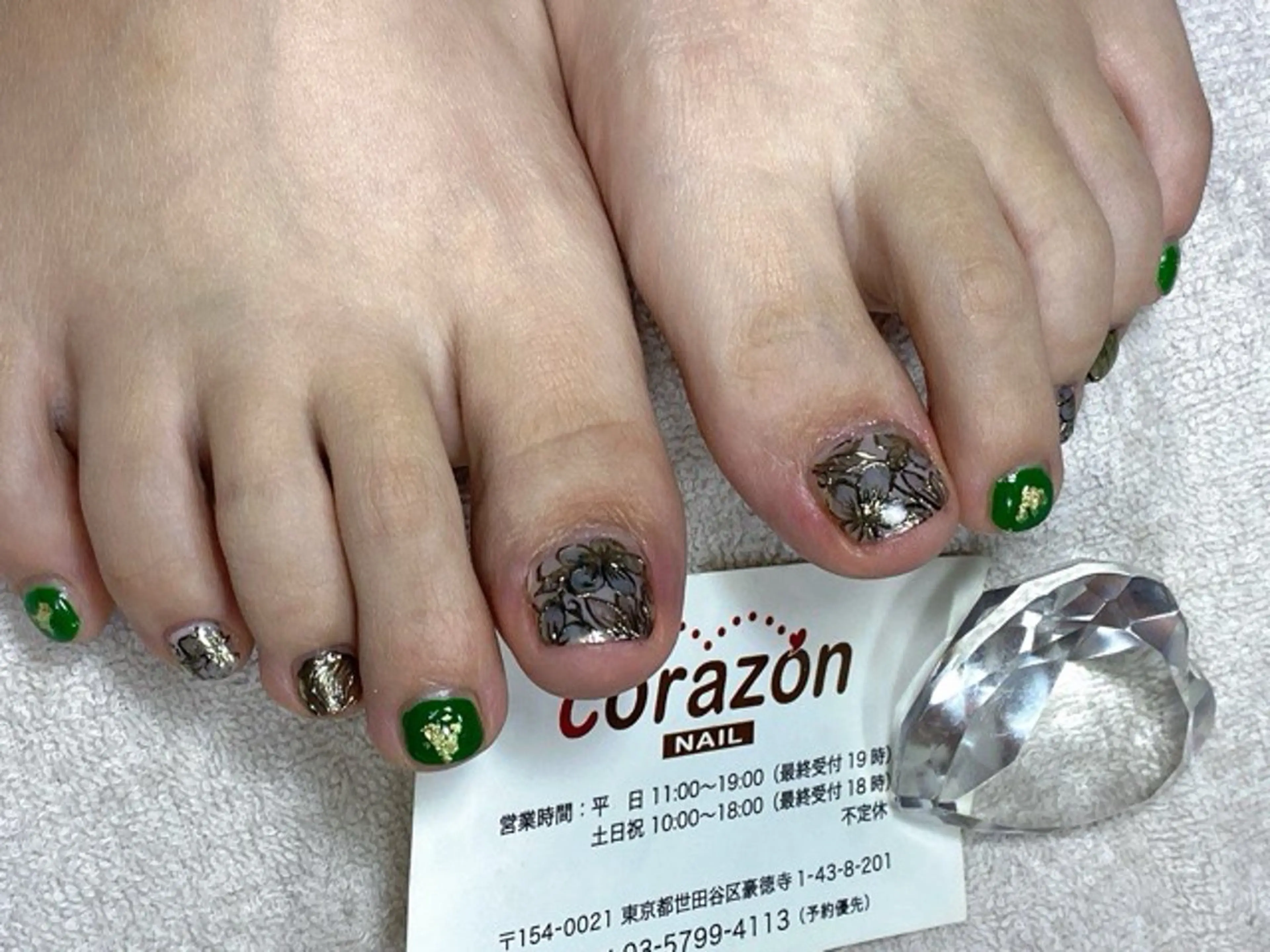 ネイル アートネイル フラワーネイル フットネイル グリーン corazon所属・ネイリスト aicoのネイルデザイン