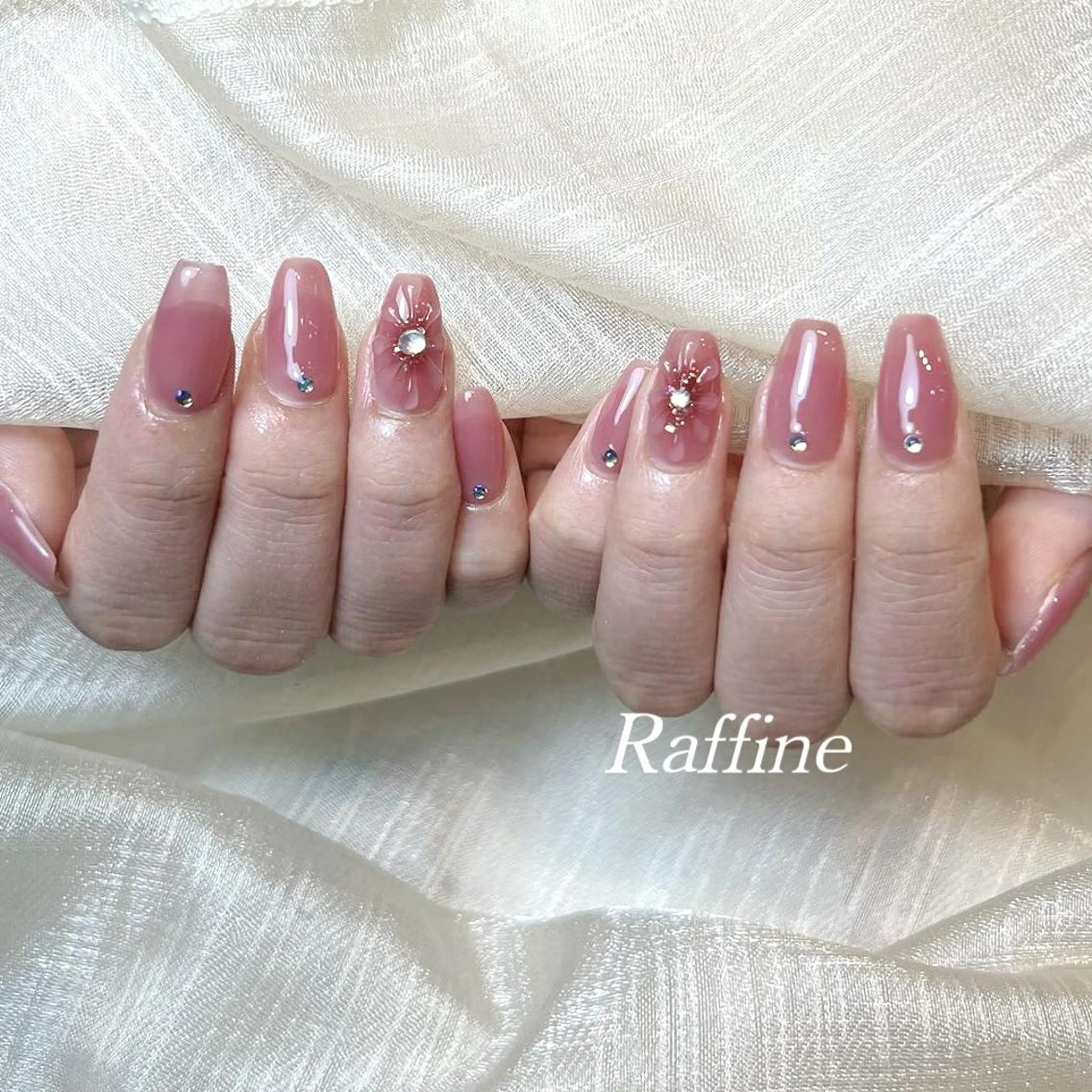 ネイル RAFFINE 月🦋🩵のネイルデザイン