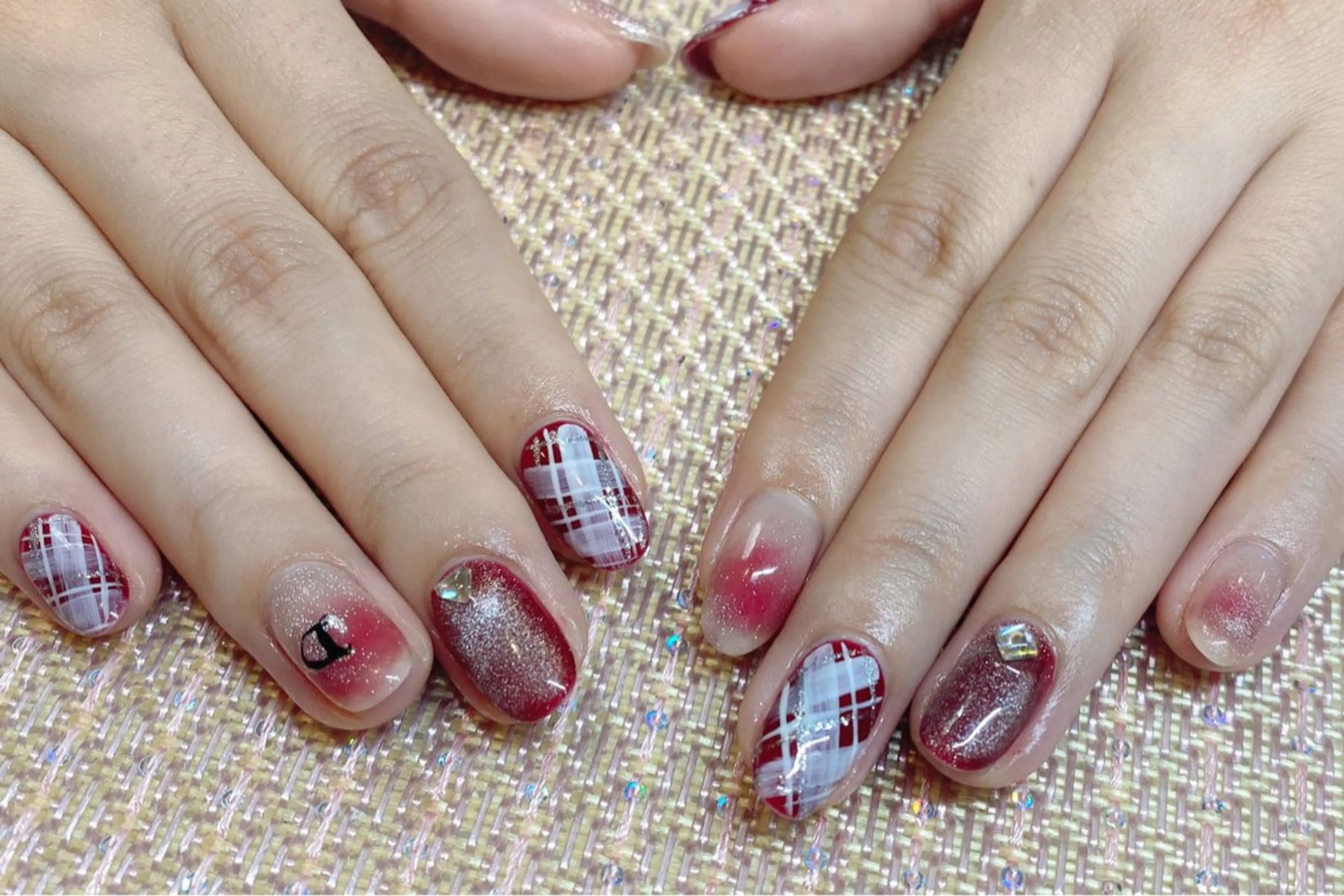 ネイル ジェルネイル ハート 韓国ネイル ニュアンスネイル パラジェル Niko nailサロンのネイルデザイン