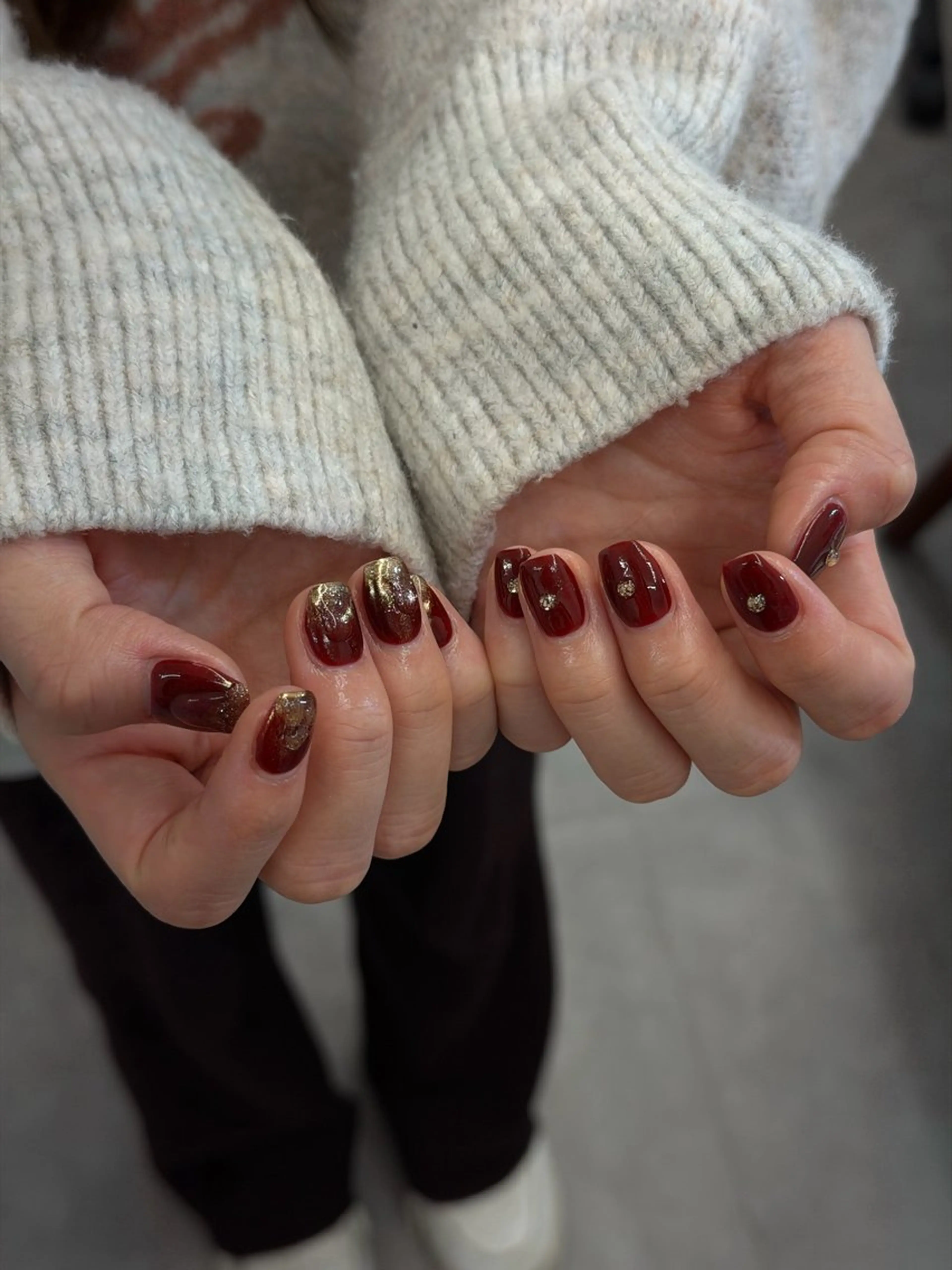 ネイル ボルドー フラッシュネイル ジェルネイル ゴールド マグネットネイル ハンドネイル ハンドケア Bana_ Nailのその他イメージ