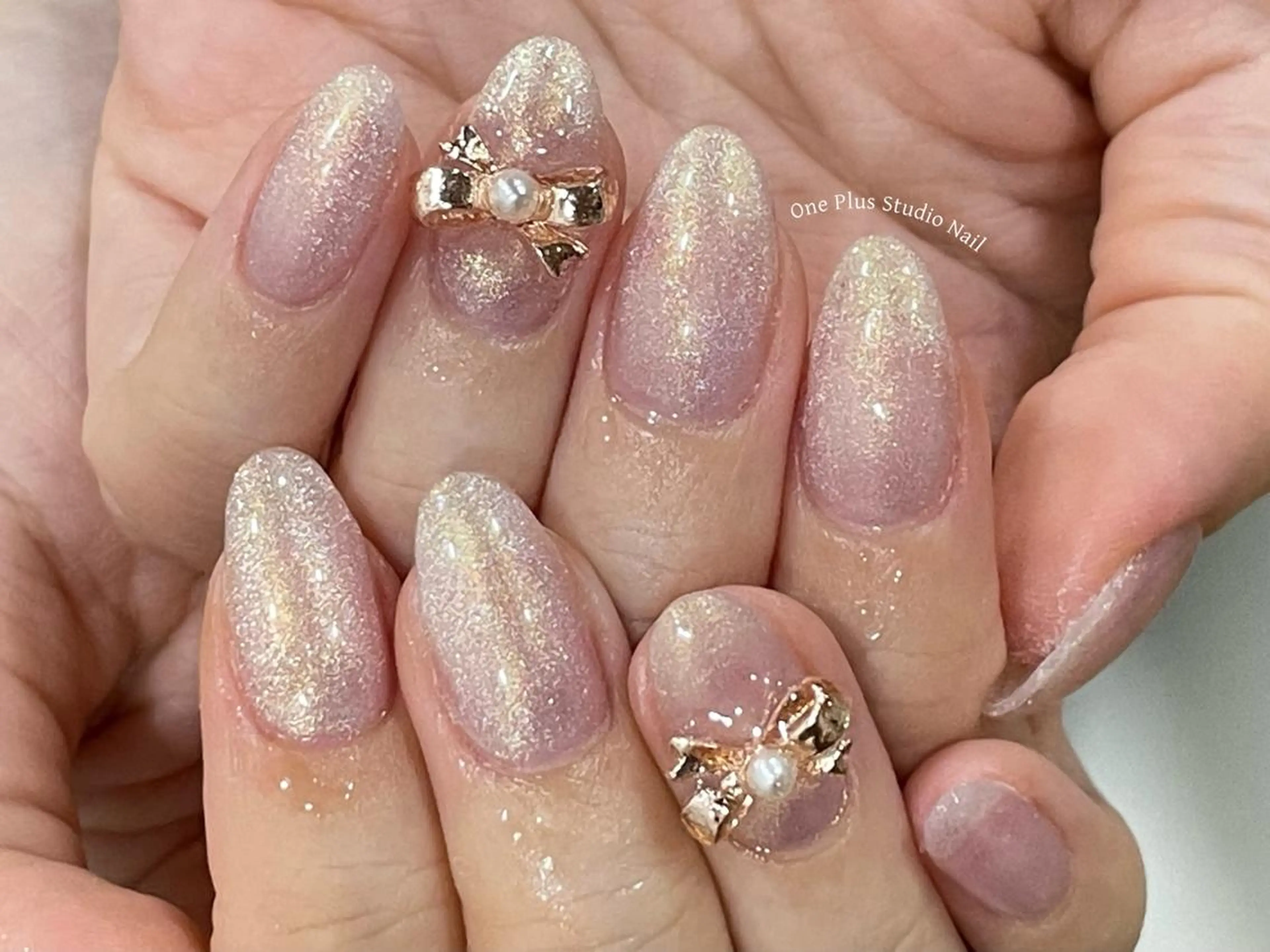 ネイル アートネイル オーロラネイル ガーリー キラキラネイル 韓国ネイル One plus StudioNailのネイルデザイン