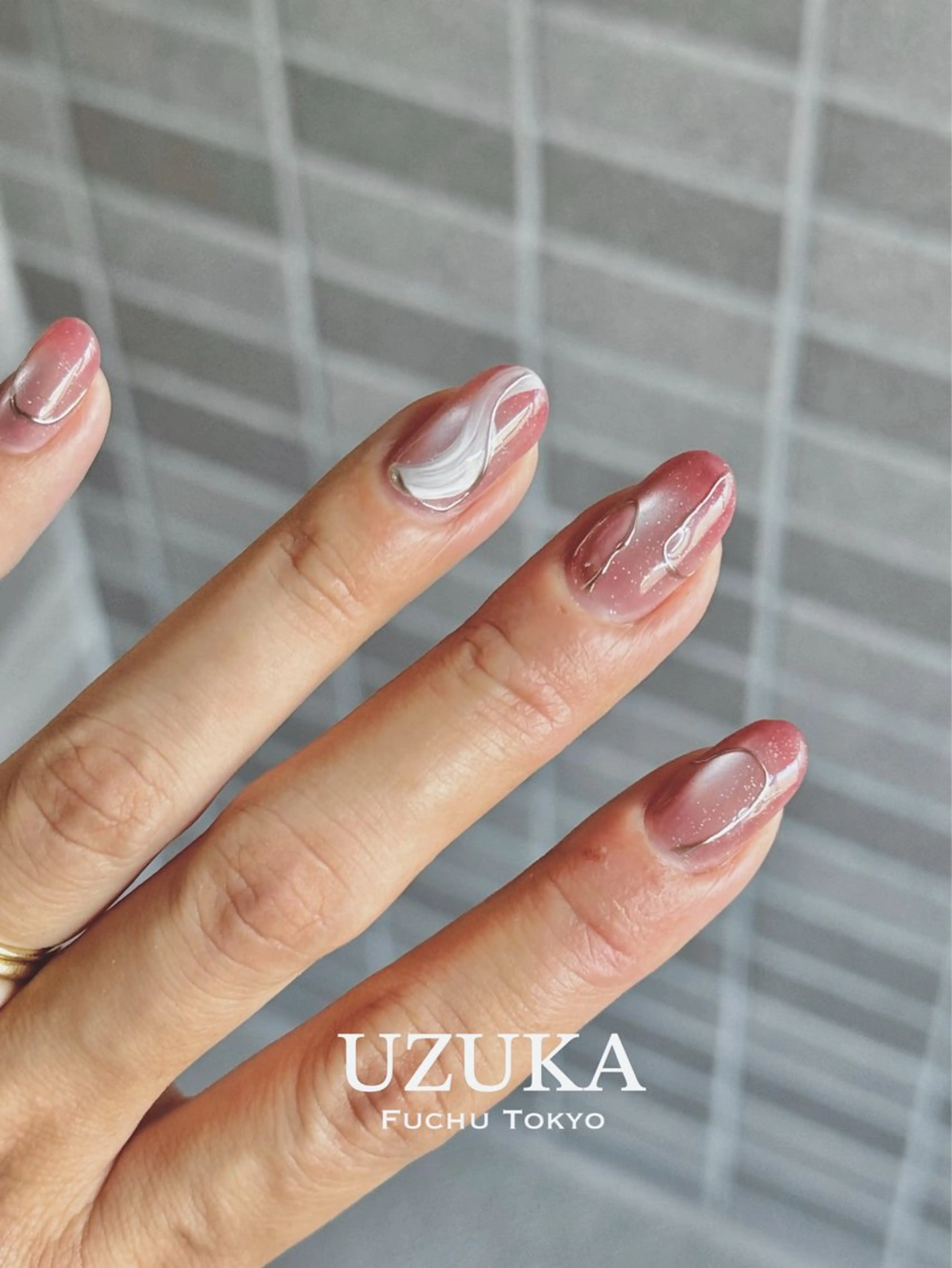 ネイル マグネットネイル ニュアンスネイル ピンク 【 enn 】 Uzuka Yukaのネイルデザイン