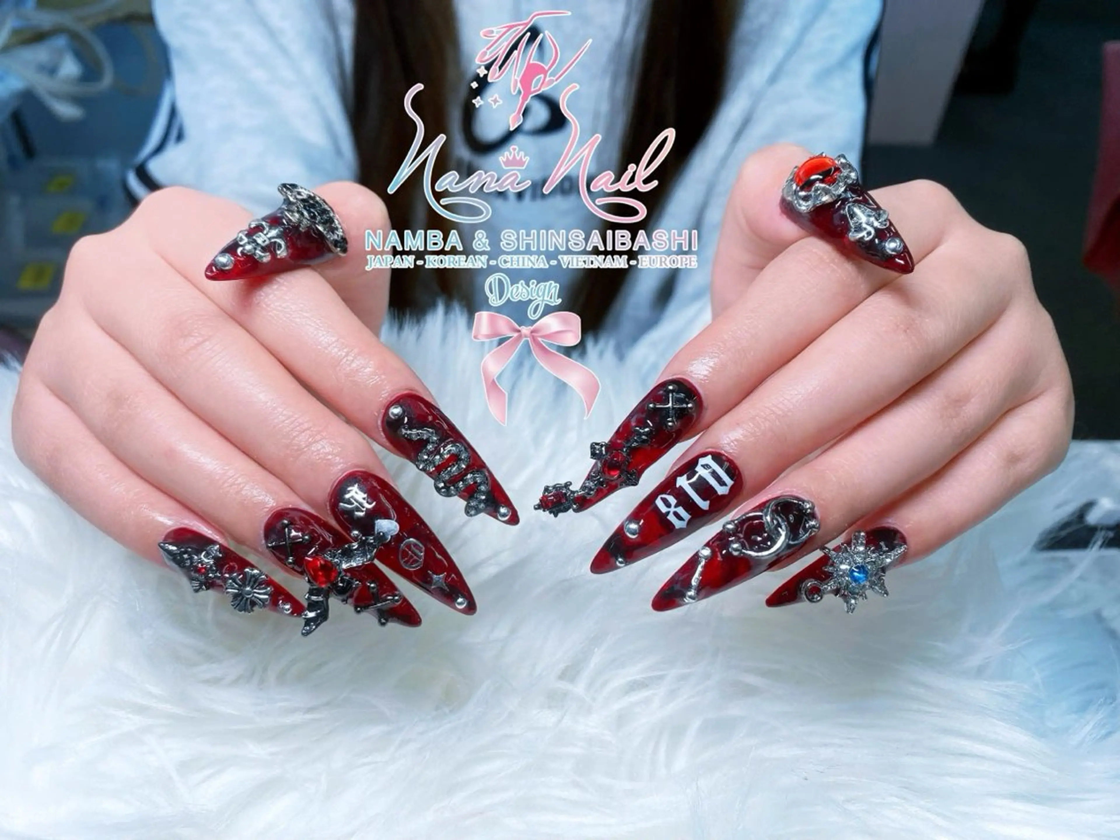 ロング 韓国風ヘア ロング クリスマス ハンドネイル 79Linanailnamba所属・Linanail Nambaのネイルデザイン