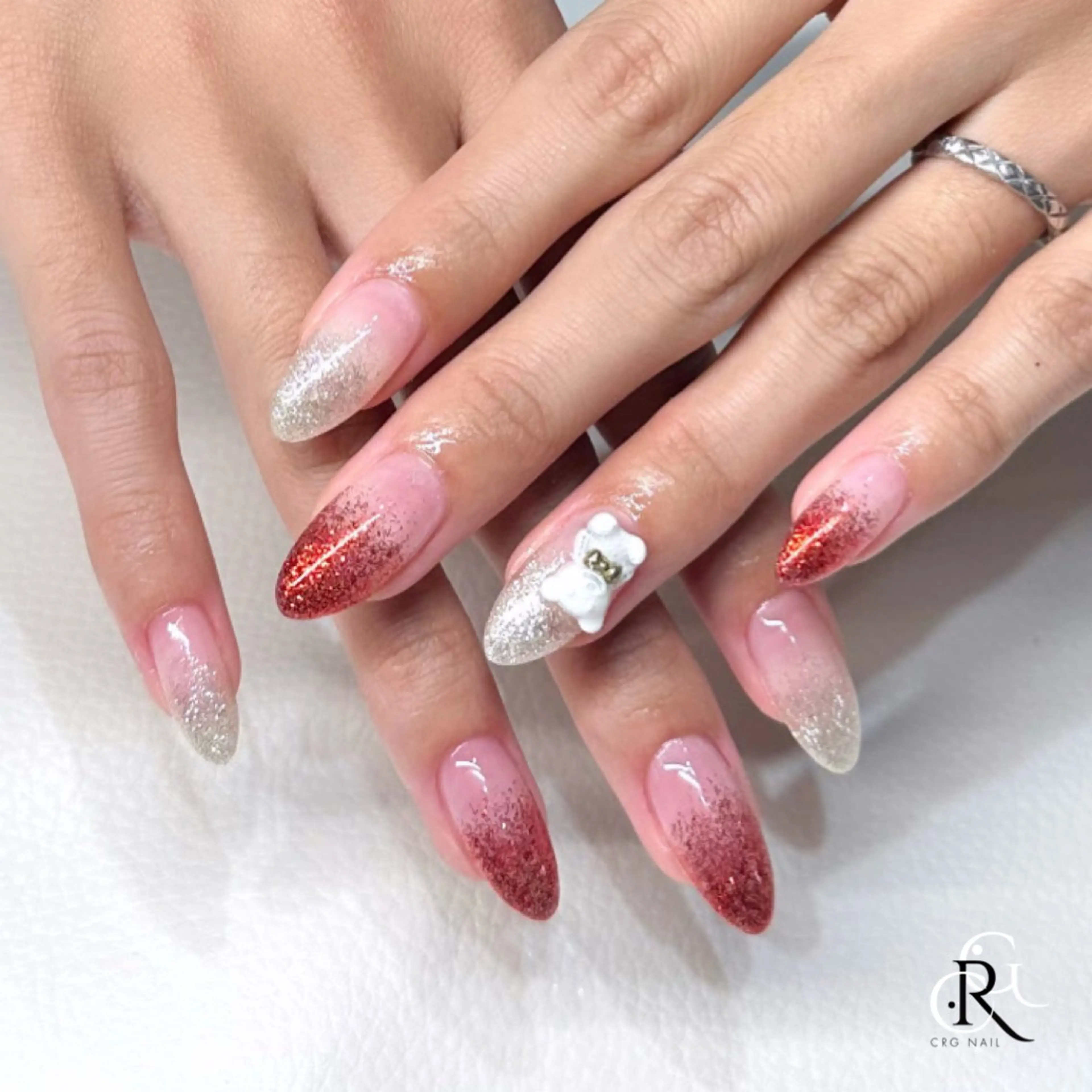 ネイル グラデーション ラメ(グリッター) ラメグラデーション ハンドネイル 美フォルム✨ CRG　RURIのネイルデザイン