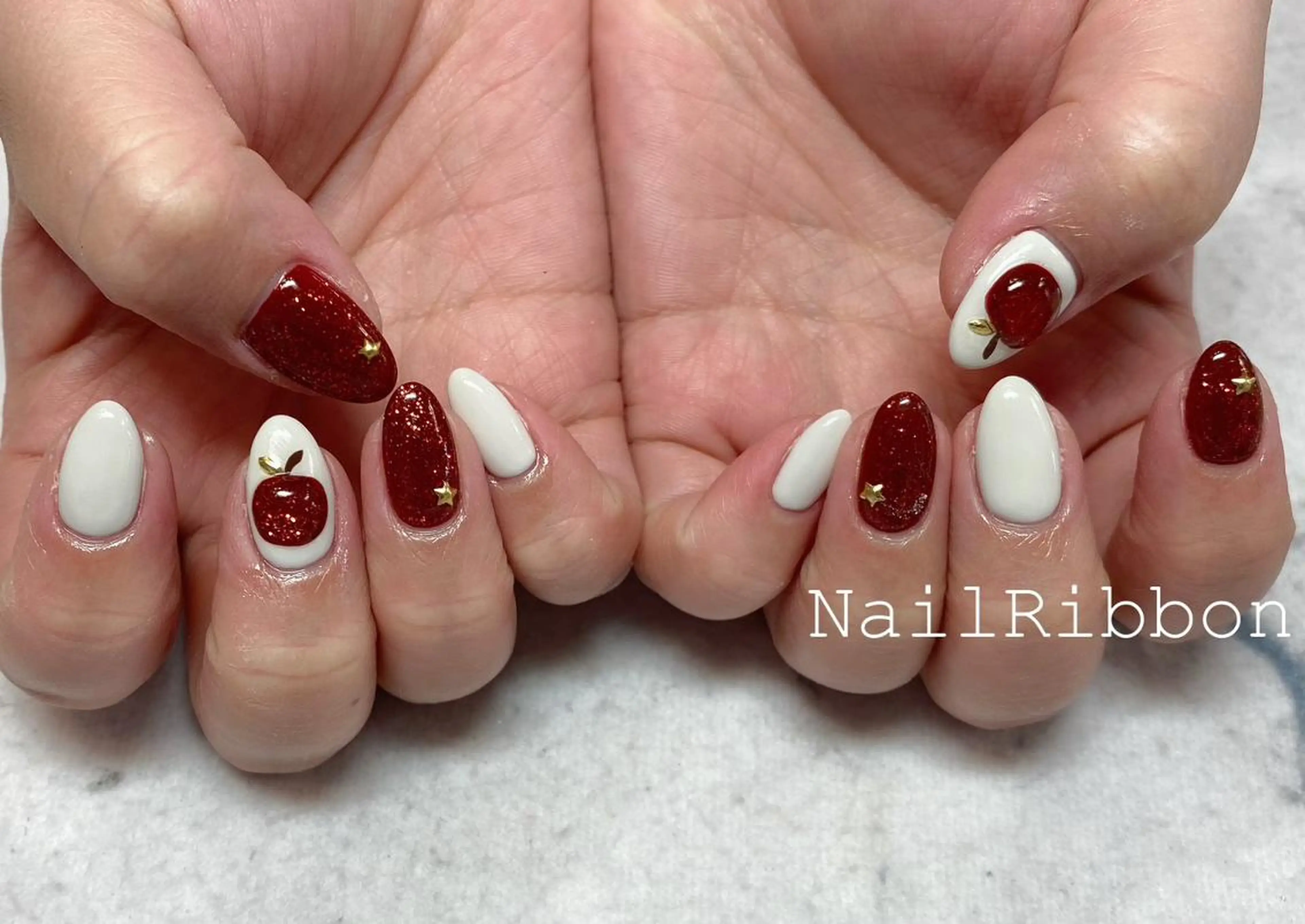 ネイル ネイルリボン 受付スタッフのネイルデザイン