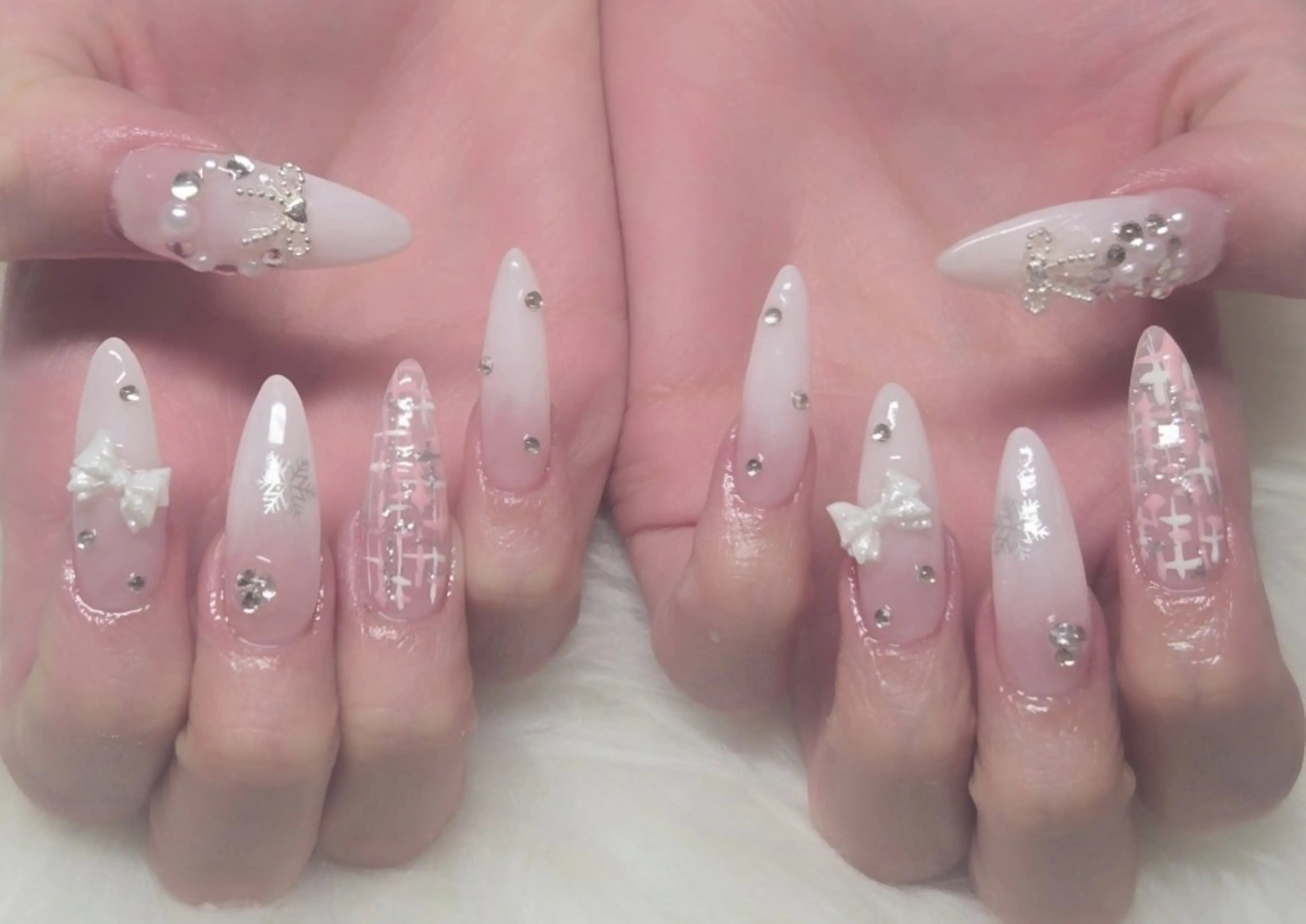 ロング ハンドネイル LILY Salonのネイルデザイン