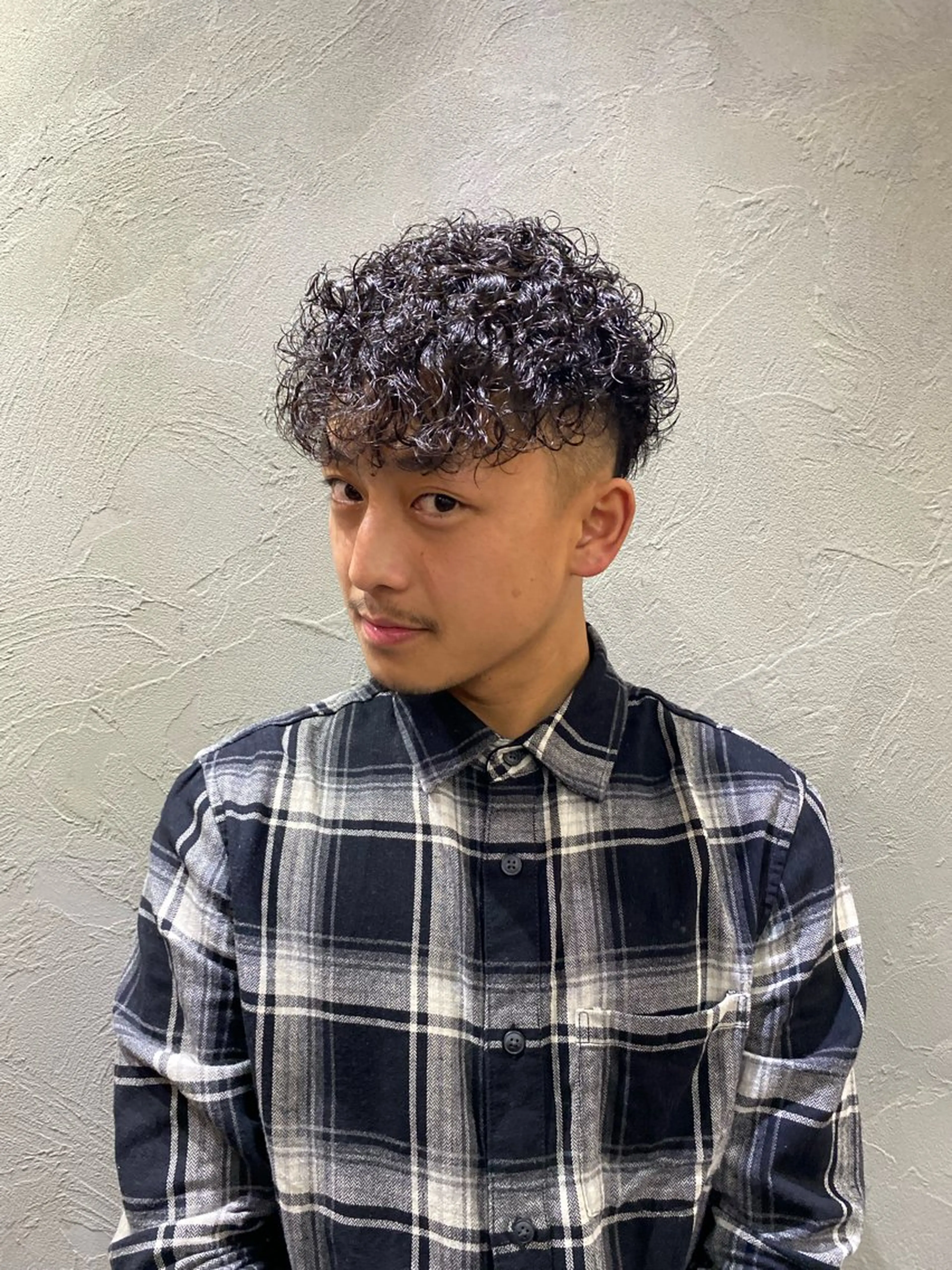 ショート カラー パーマ ヘアアレンジ メンズ キッズ HairSignature所属・ブリーチ指名神戸 No.1美容師RENのヘアスタイル