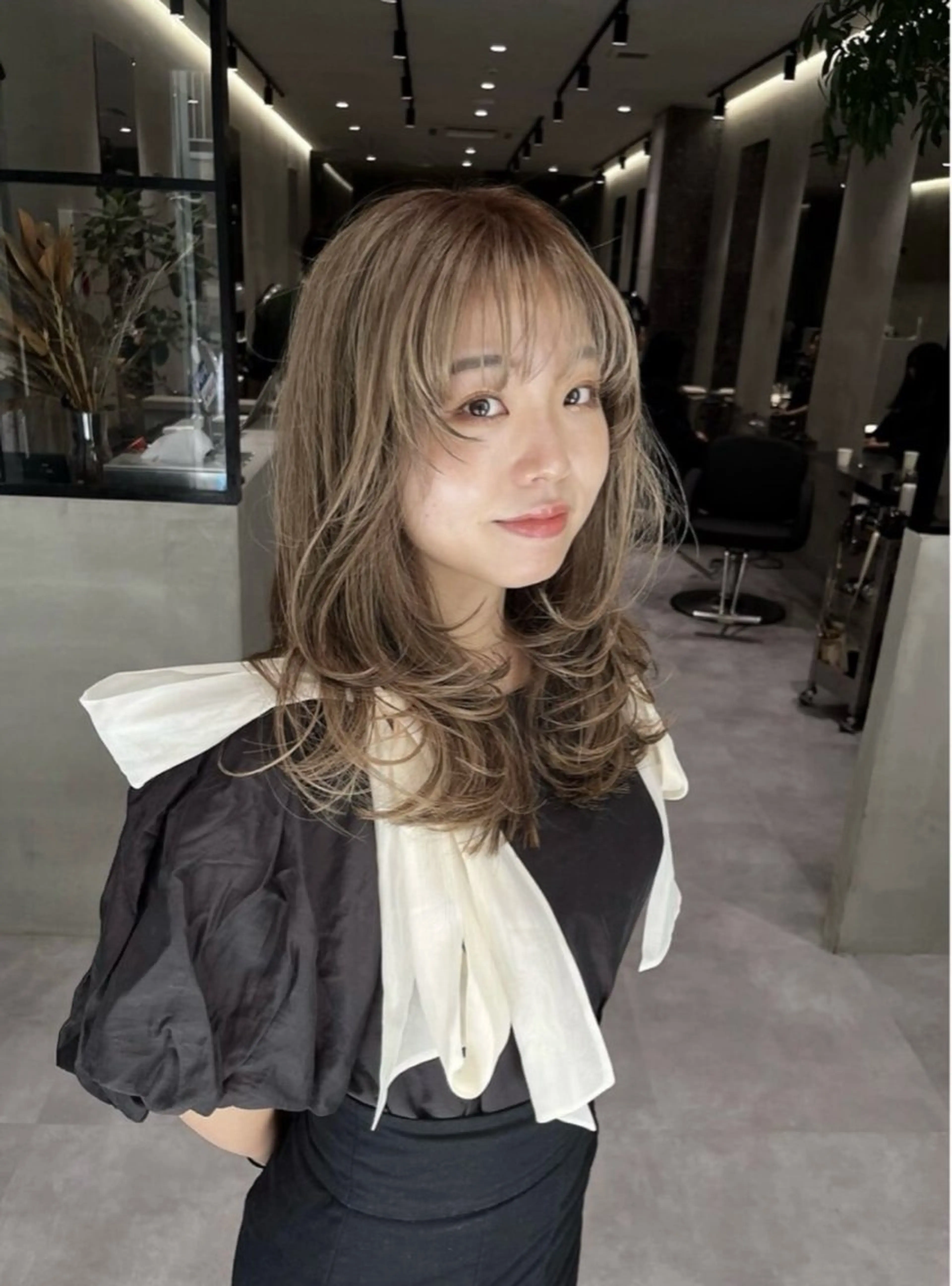 ロング カット ヘアカラー 神戸レイヤーカット 顔周り／骨格診断のヘアスタイル