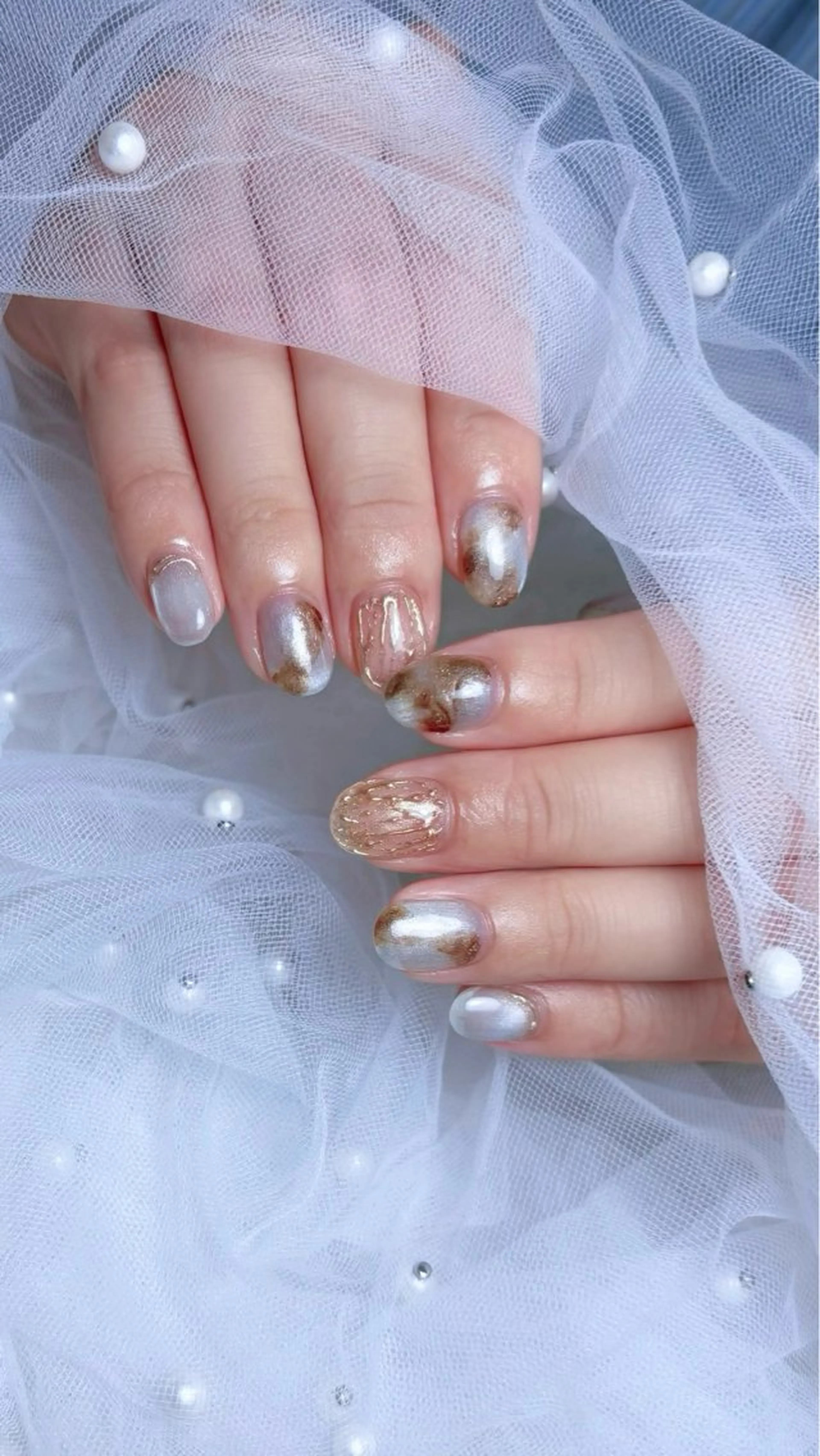 ネイル ブラウン ニュアンスネイル ハンドネイル 𝑬𝑹𝑰𝑲𝑨 𓂃🎀𓈒𓏸のネイルデザイン