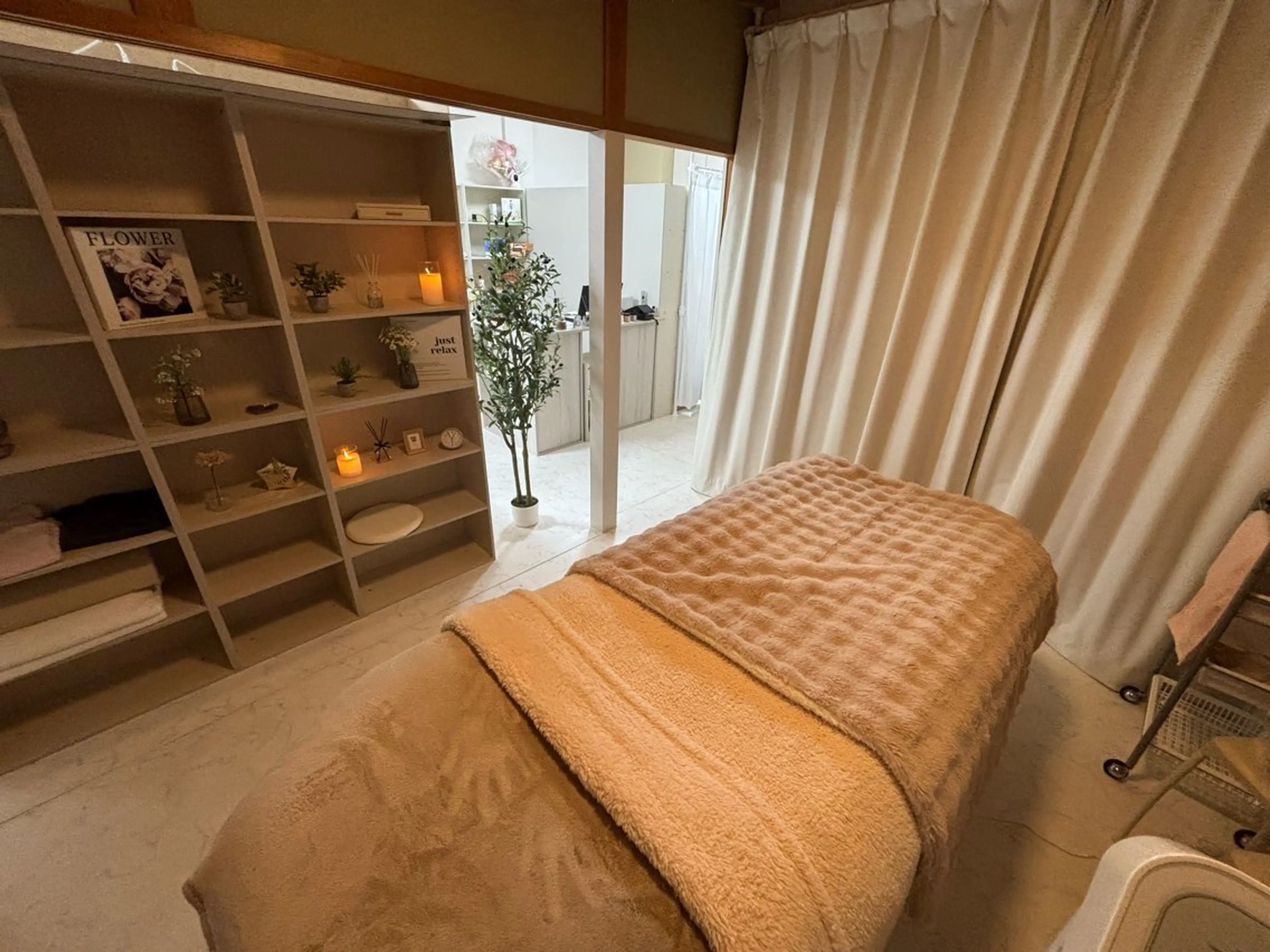 毛穴洗浄×肩首リンパ 🫧つるんと素肌へのエステ・リラクイメージ