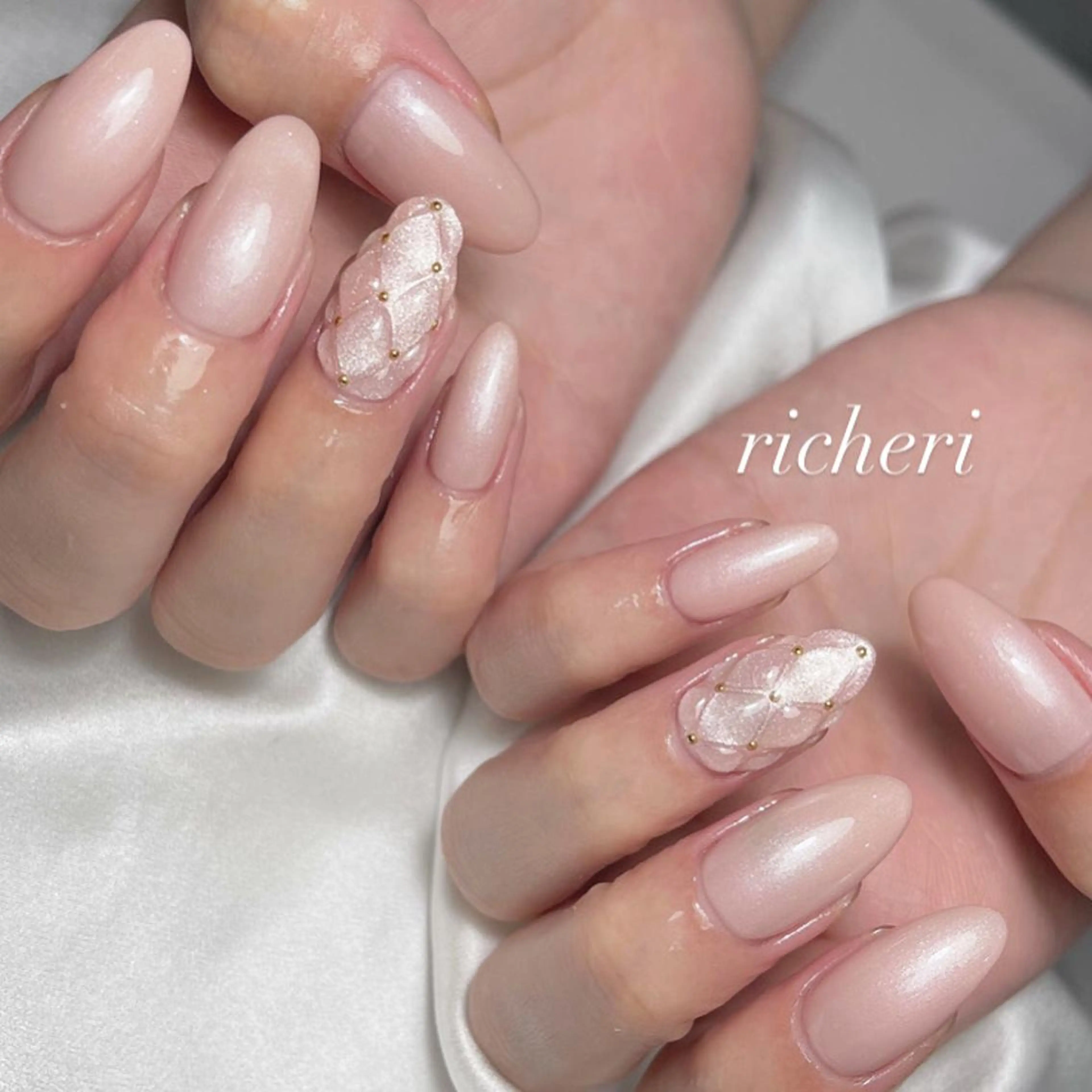 ミディアム ネイル ハンドネイル richeri beautyのエステ・リラクイメージ