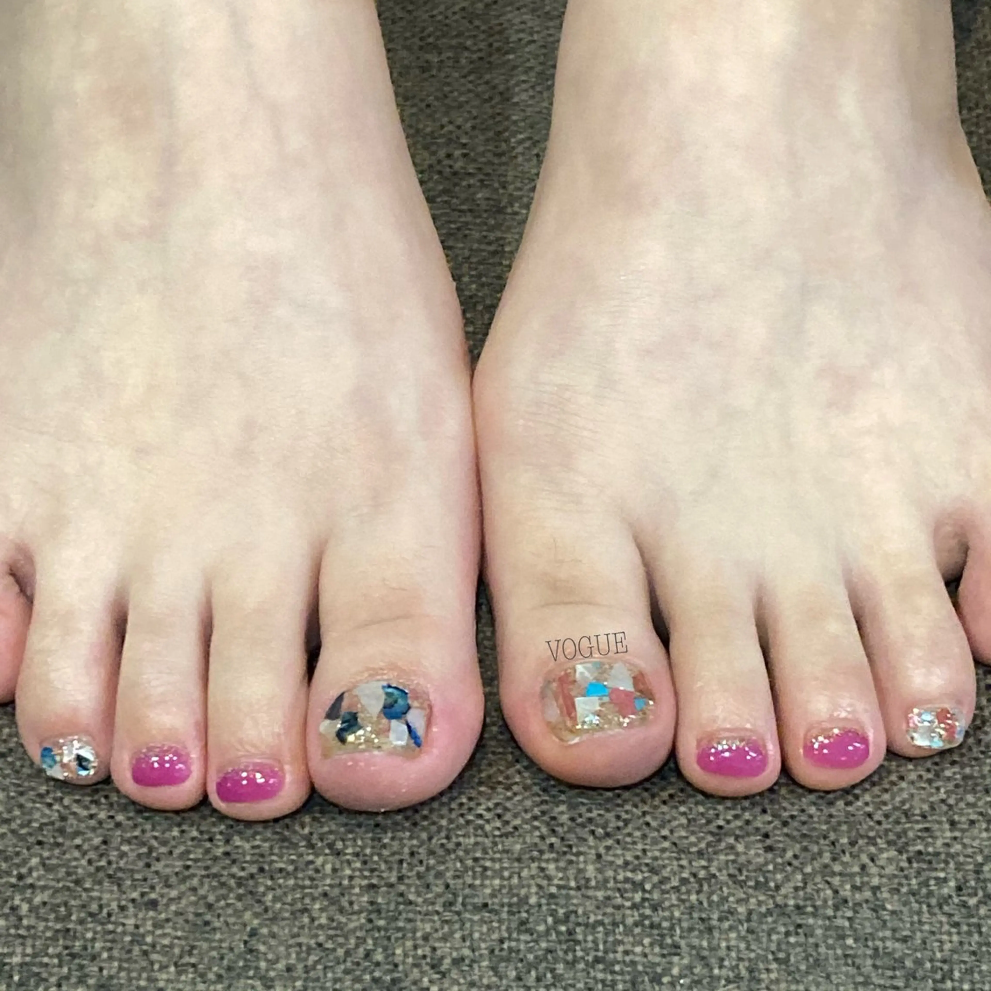 ネイル フットネイル VOGUE ×SWANのネイルデザイン