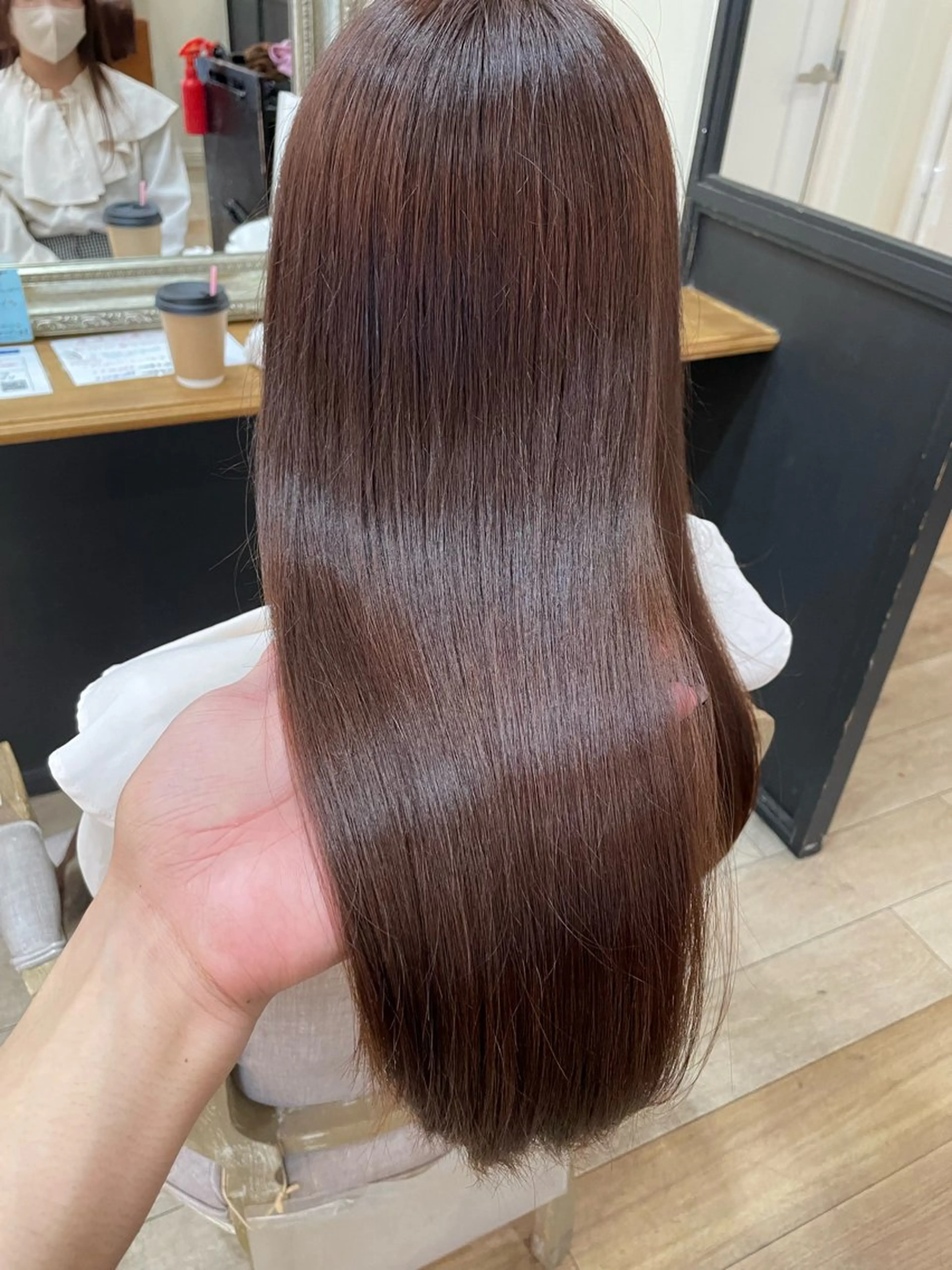 カラー ヘアカラー トリートメント しおり🍬 KOKORO🤍のヘアスタイル