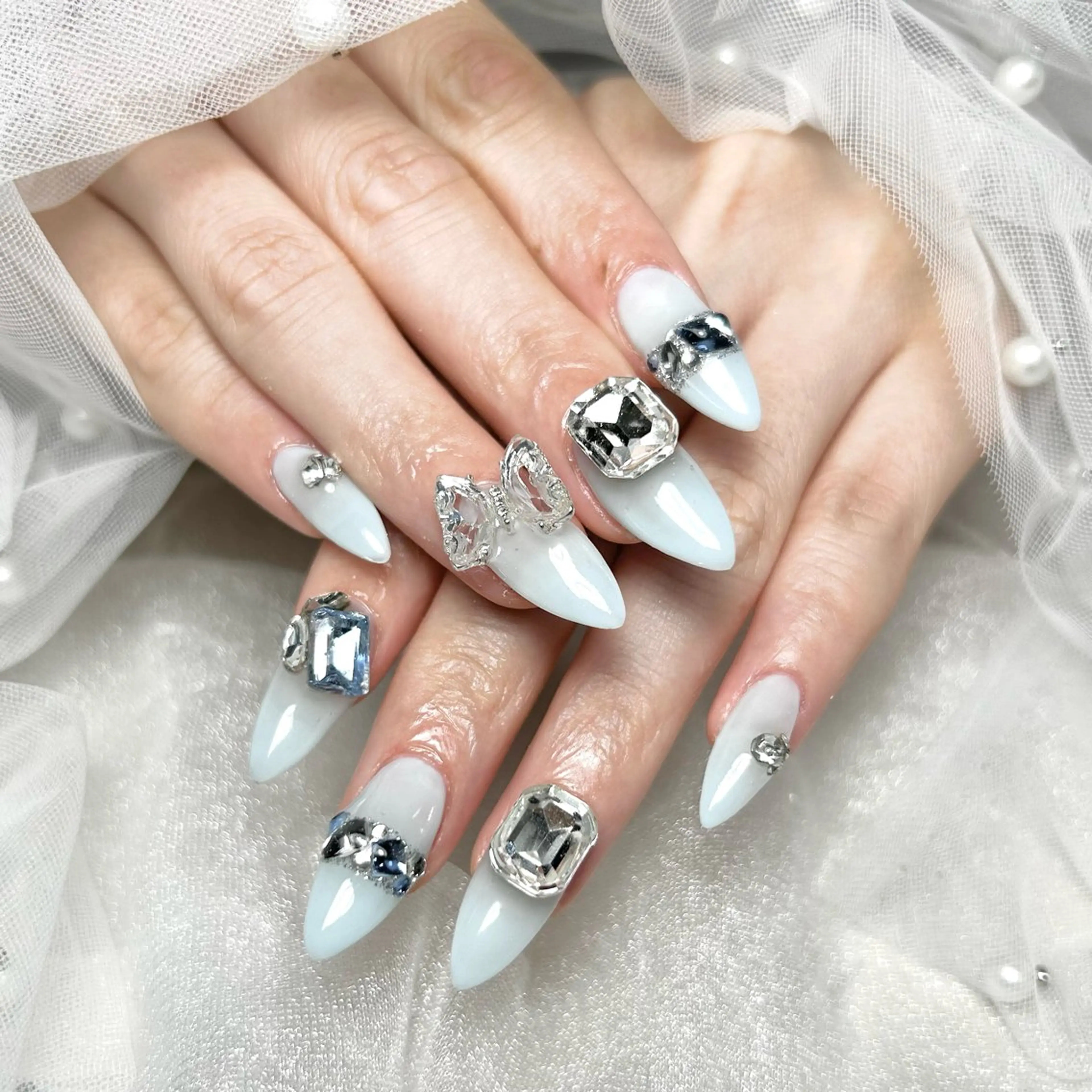 ネイル キラキラネイル 水色 ハンドネイル La suzuran 上前津店 森本のネイルデザイン