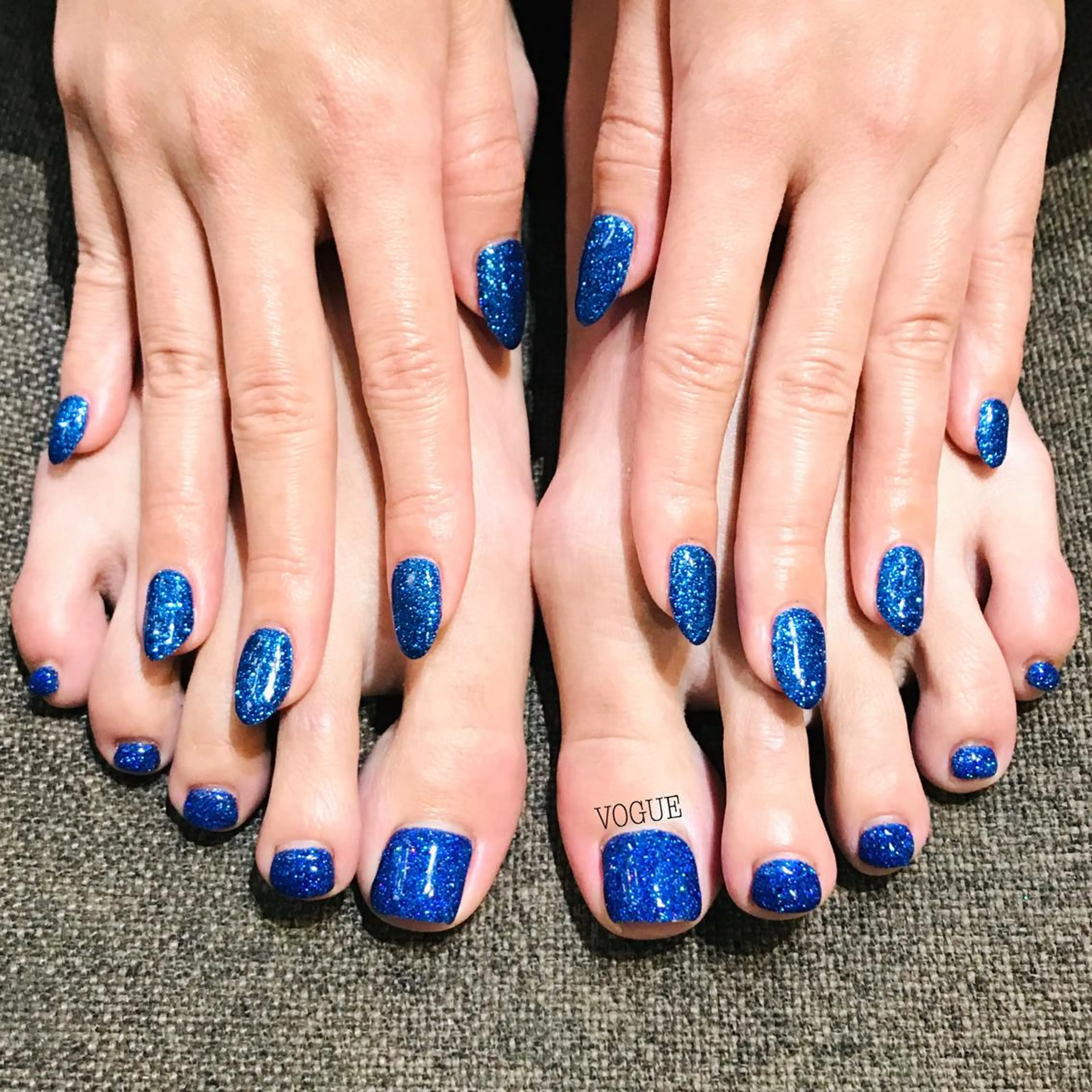 ネイル ブルー ワンカラーネイル ハンドネイル VOGUE ×SWANのネイルデザイン