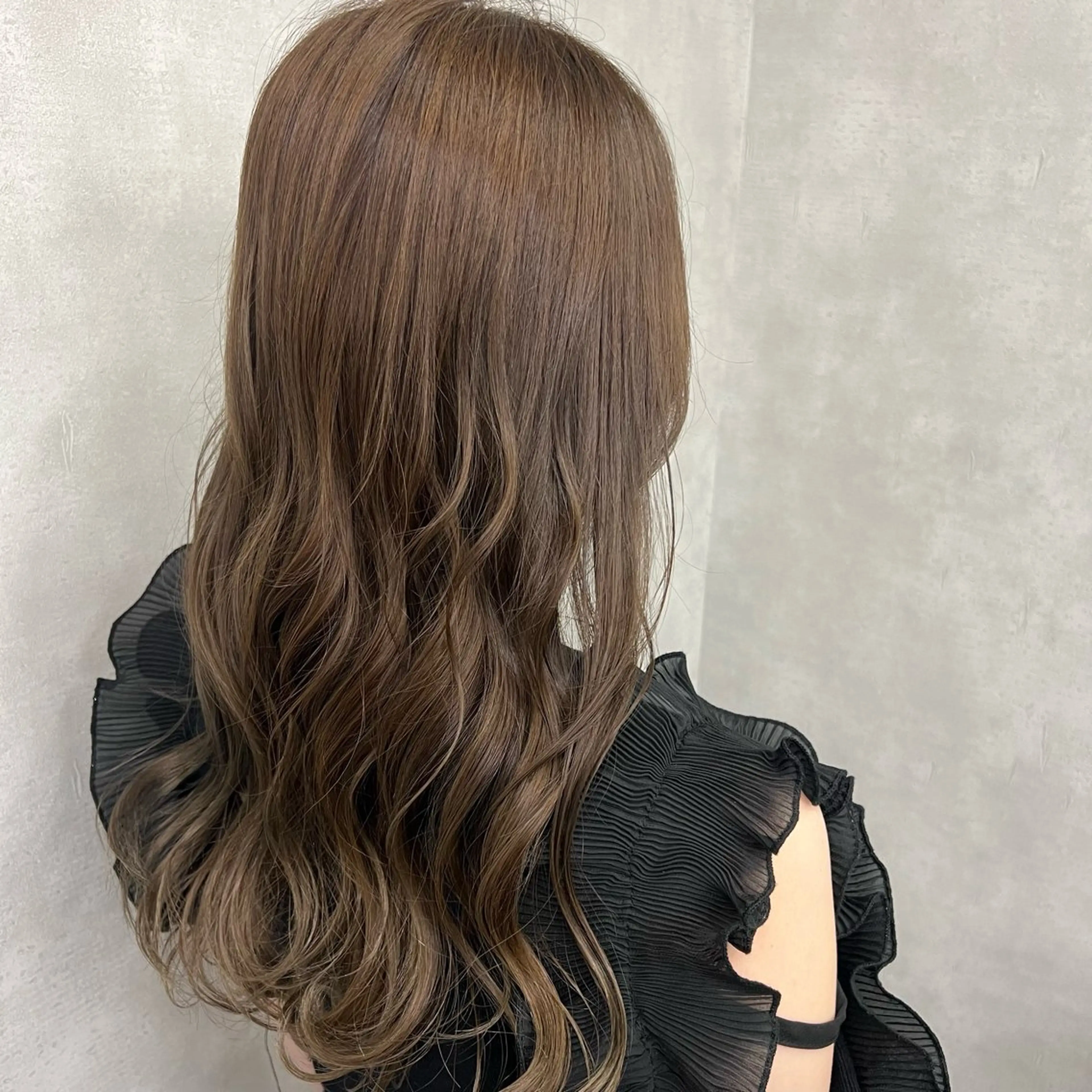 ロング カラー ヘアカラー トリートメント 沖山 友津季のヘアスタイル