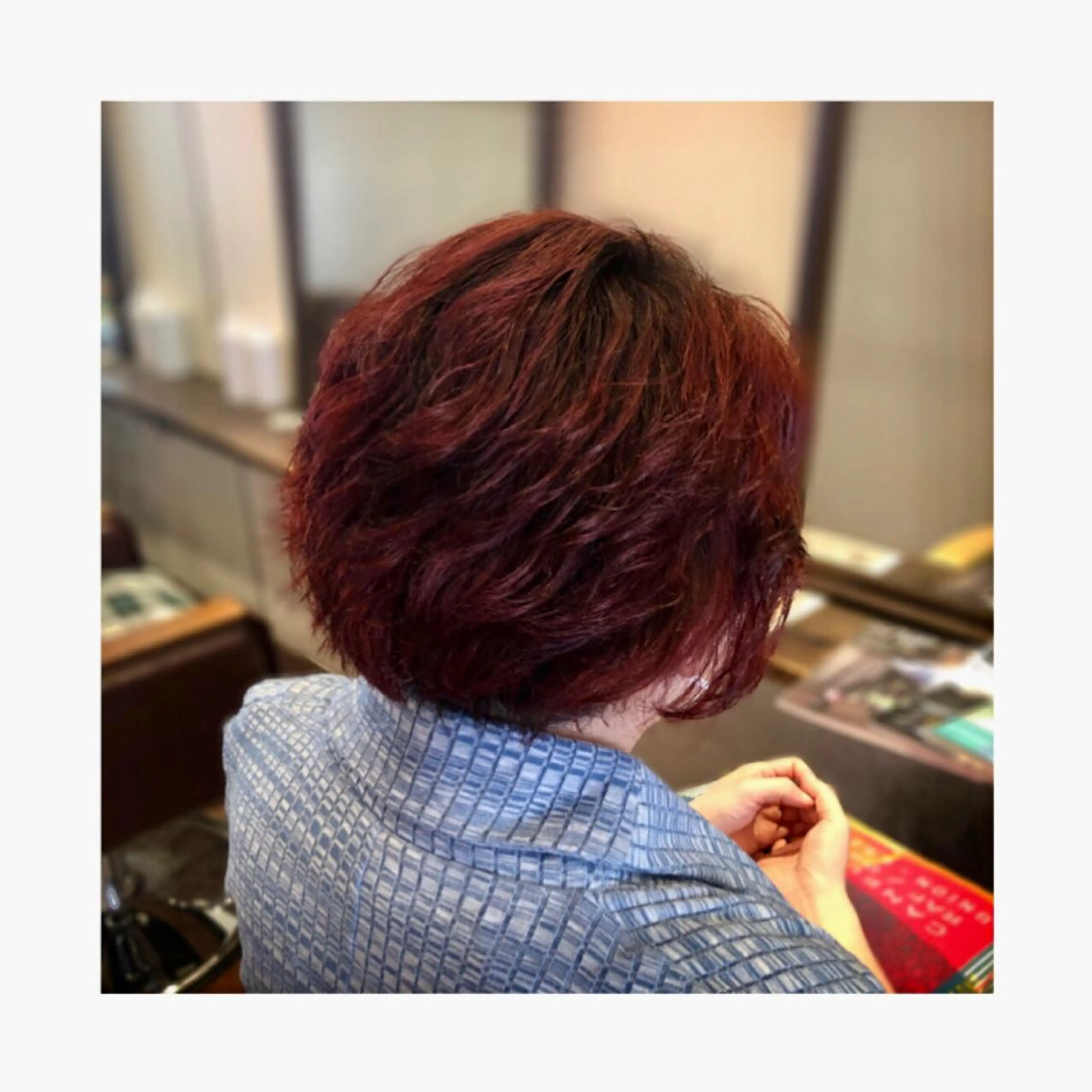 ショート カラー レッドカラー まちだ ひとみのヘアスタイル