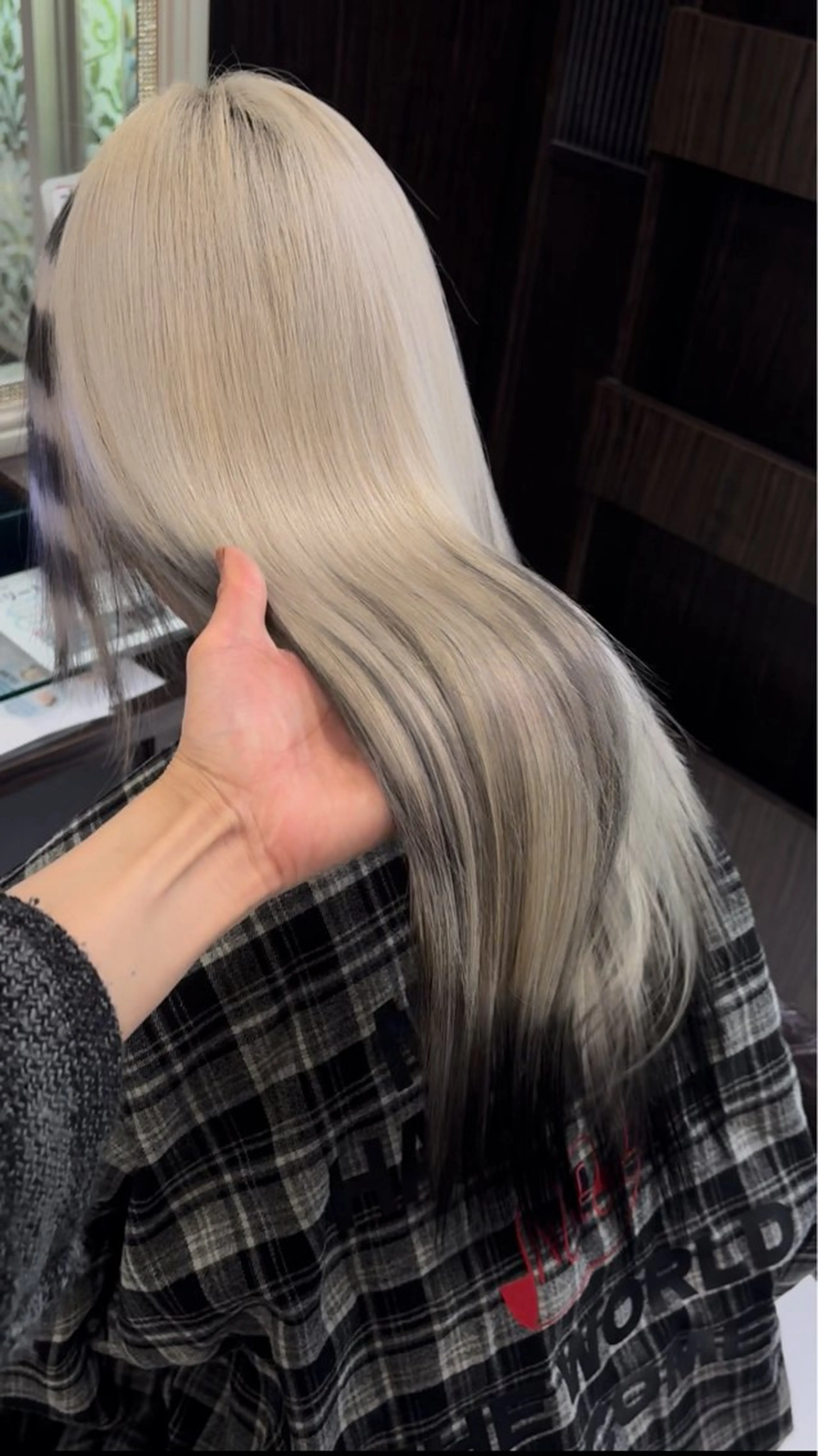 ロング トリートメント トリートメント ホワイト/店長/カラ ー講師/錦糸町/岩崎のヘアスタイル