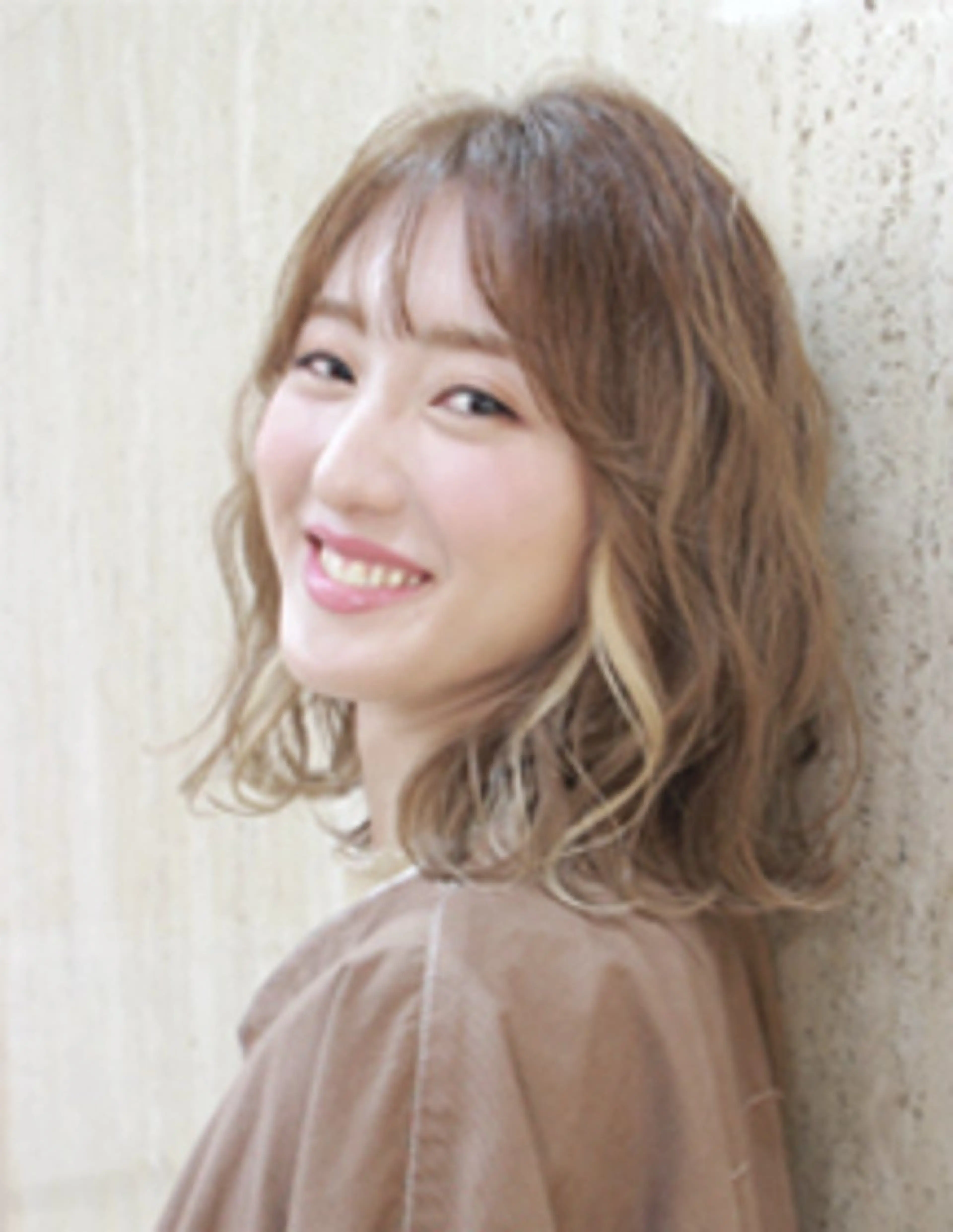 カラー Earth中島 育枝のヘアスタイル