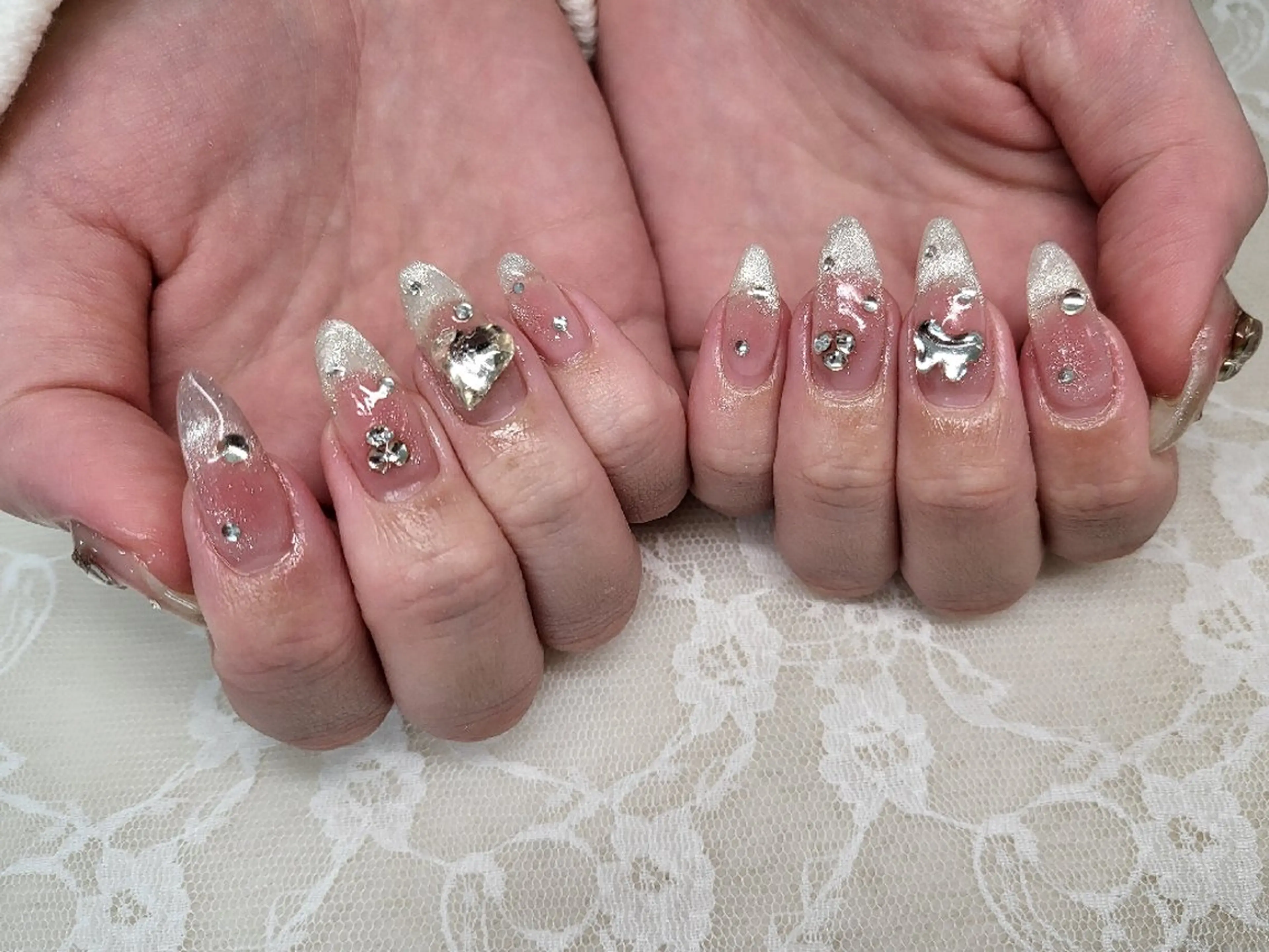 ネイル チークネイル フレンチネイル マグネットネイル マグネットフレンチ ストーンネイル ハンドネイル ハンドケア 心斎橋Salon Epokkuのネイルデザイン