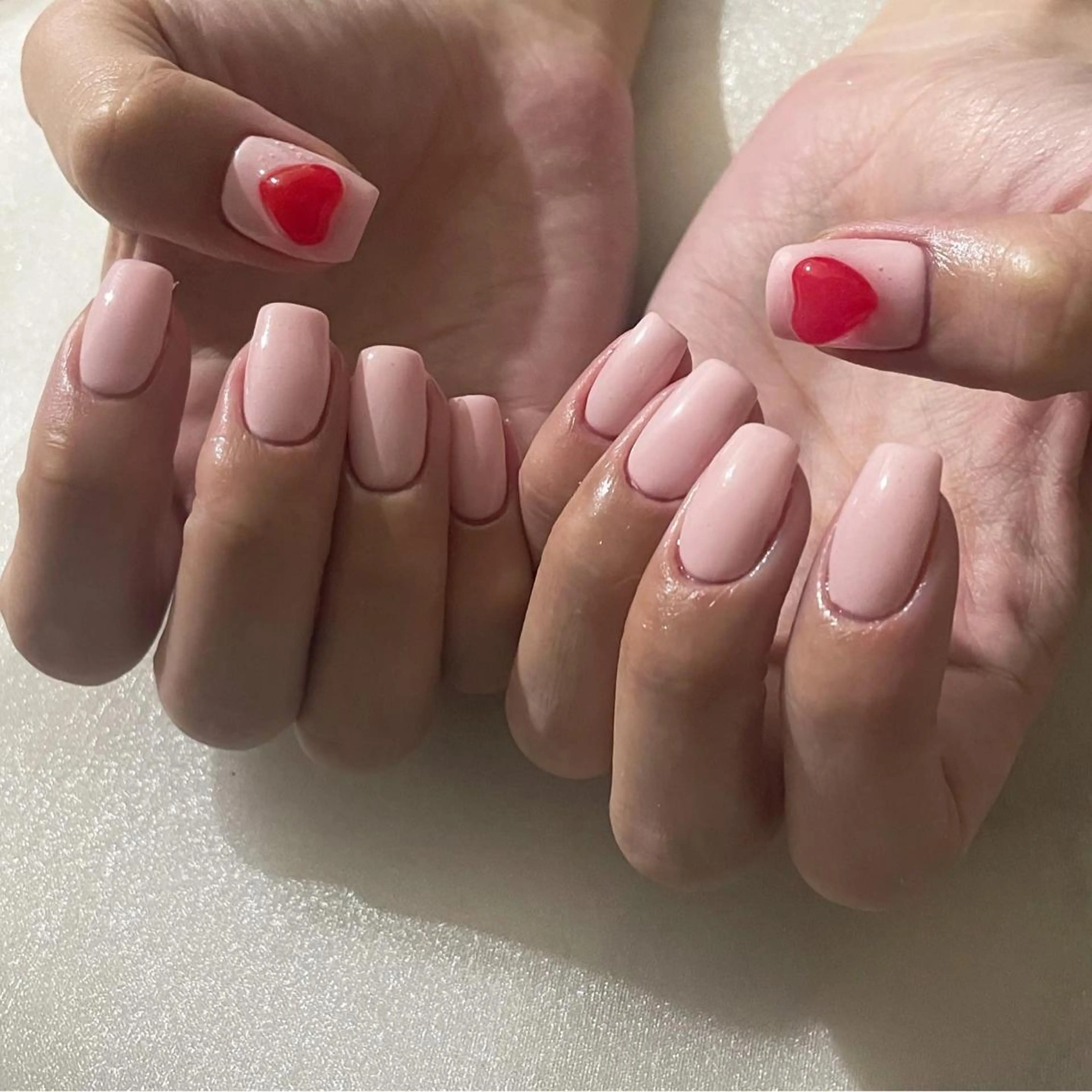 ネイル フレンチネイル ガーリー ハート ピンク 赤色 ハンドネイル ハンドケア lyly.nail所属・lylynail YUUKAのネイルデザイン