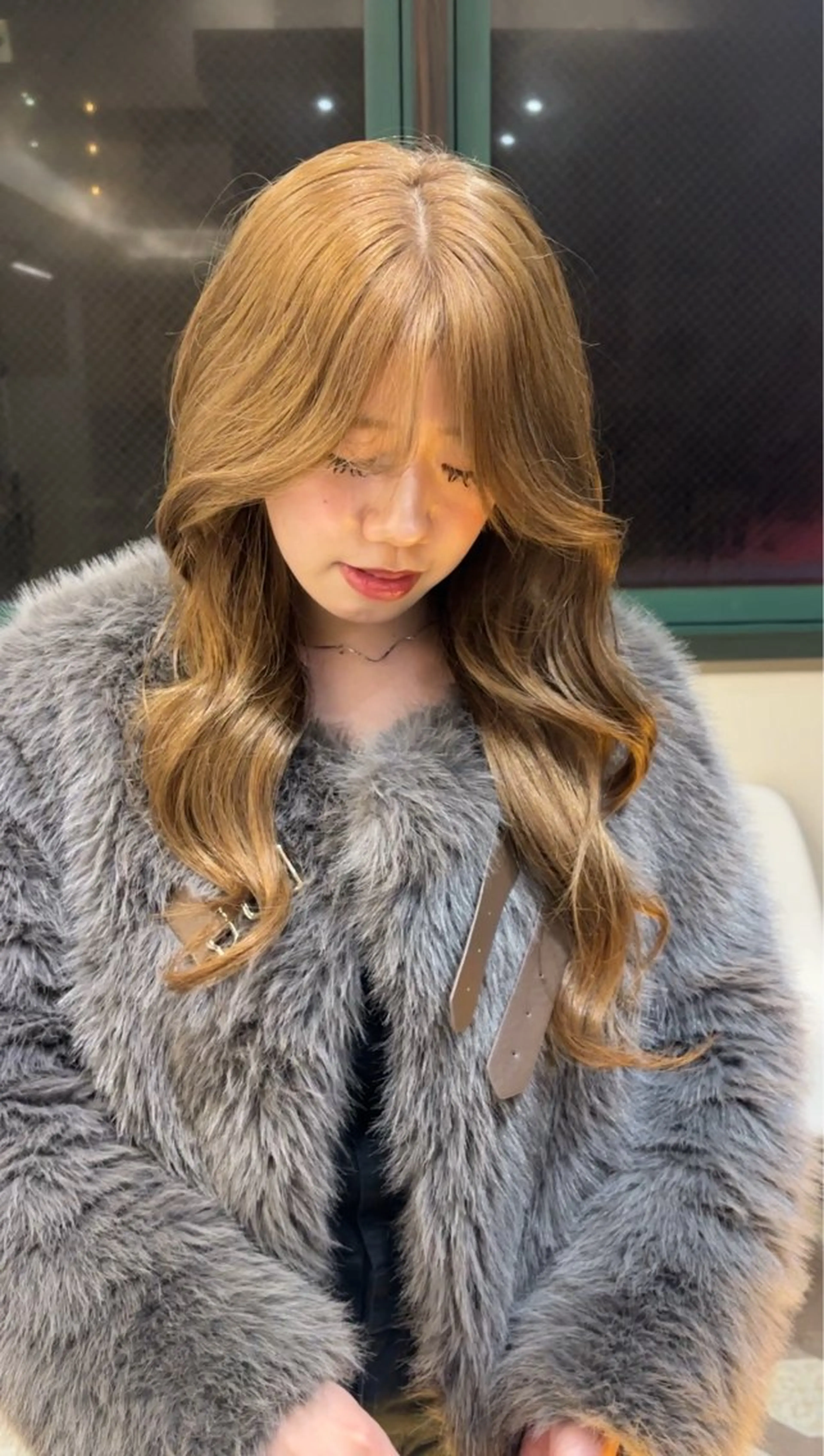 ロング ヘアカラー トリートメント ヘアセット 韓国ヘア/ブリーチ無 しWカラー/オリーブのヘアスタイル