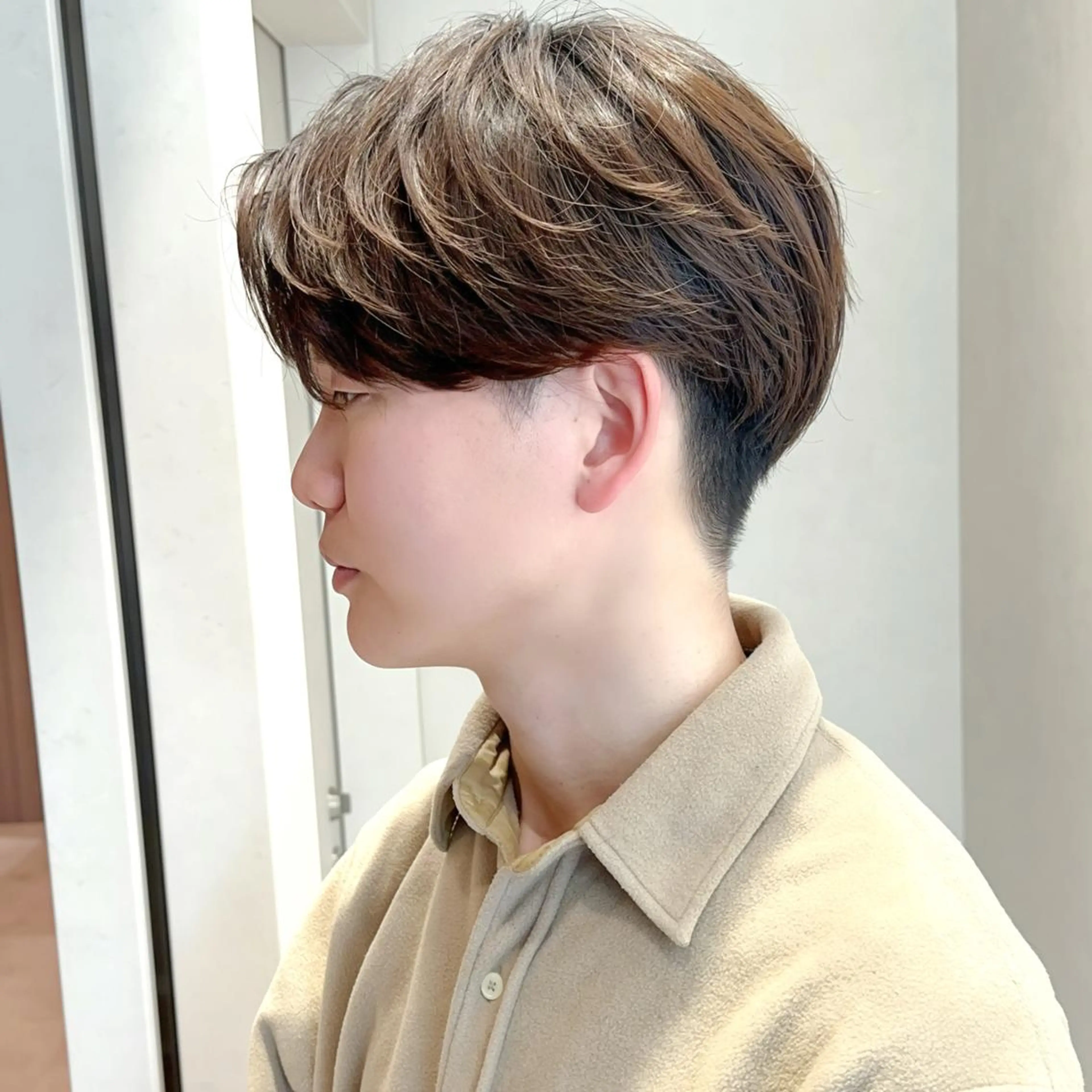 【メンズ限定】艶カラー（透明感カラー/センターパート/シースルーマッシュ/スパイキーショート）の写真