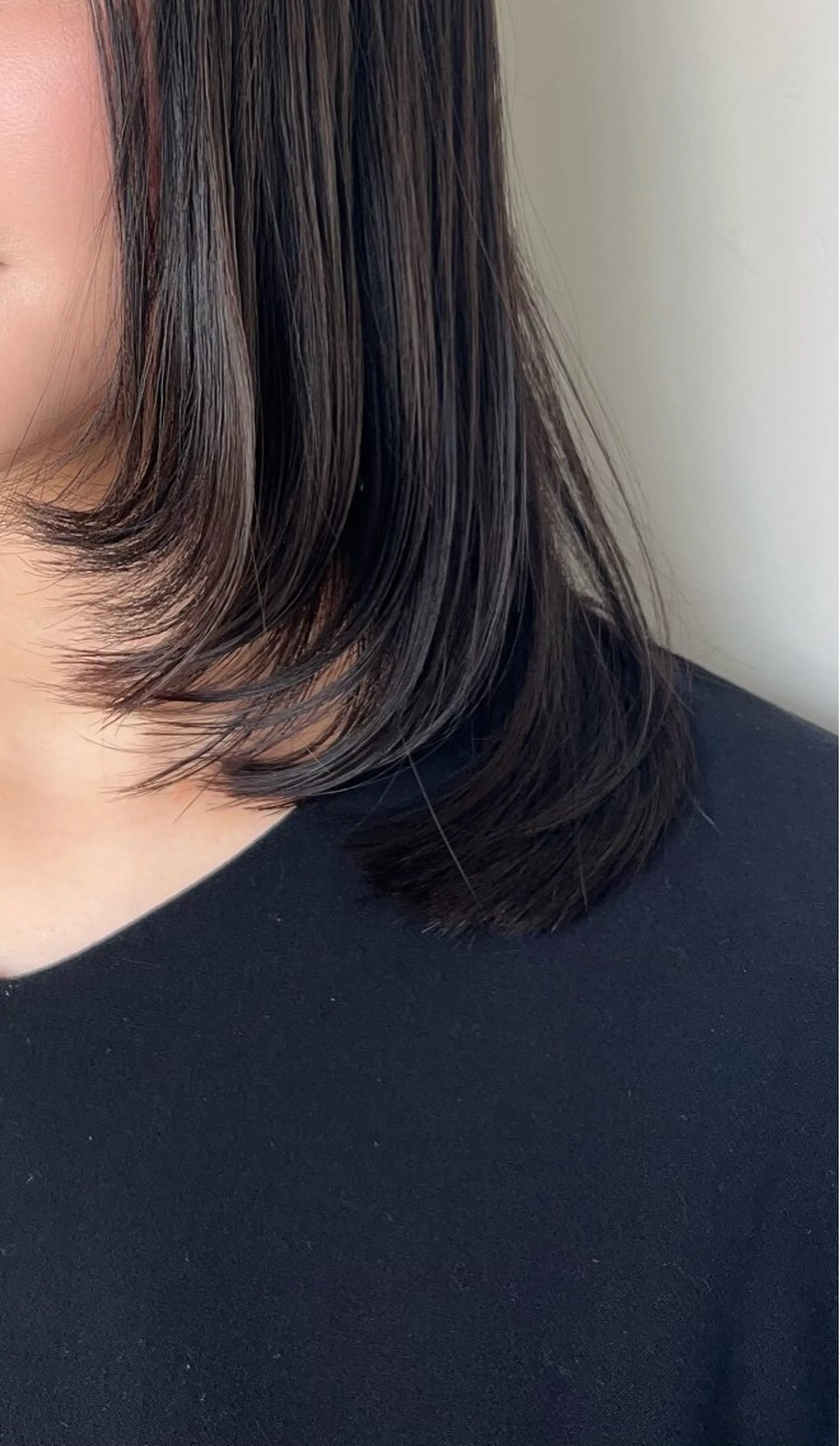 ミディアム 顔まわりレイヤー 顔周りカット レイヤーカット 小顔カット 末廣 結音のヘアスタイル