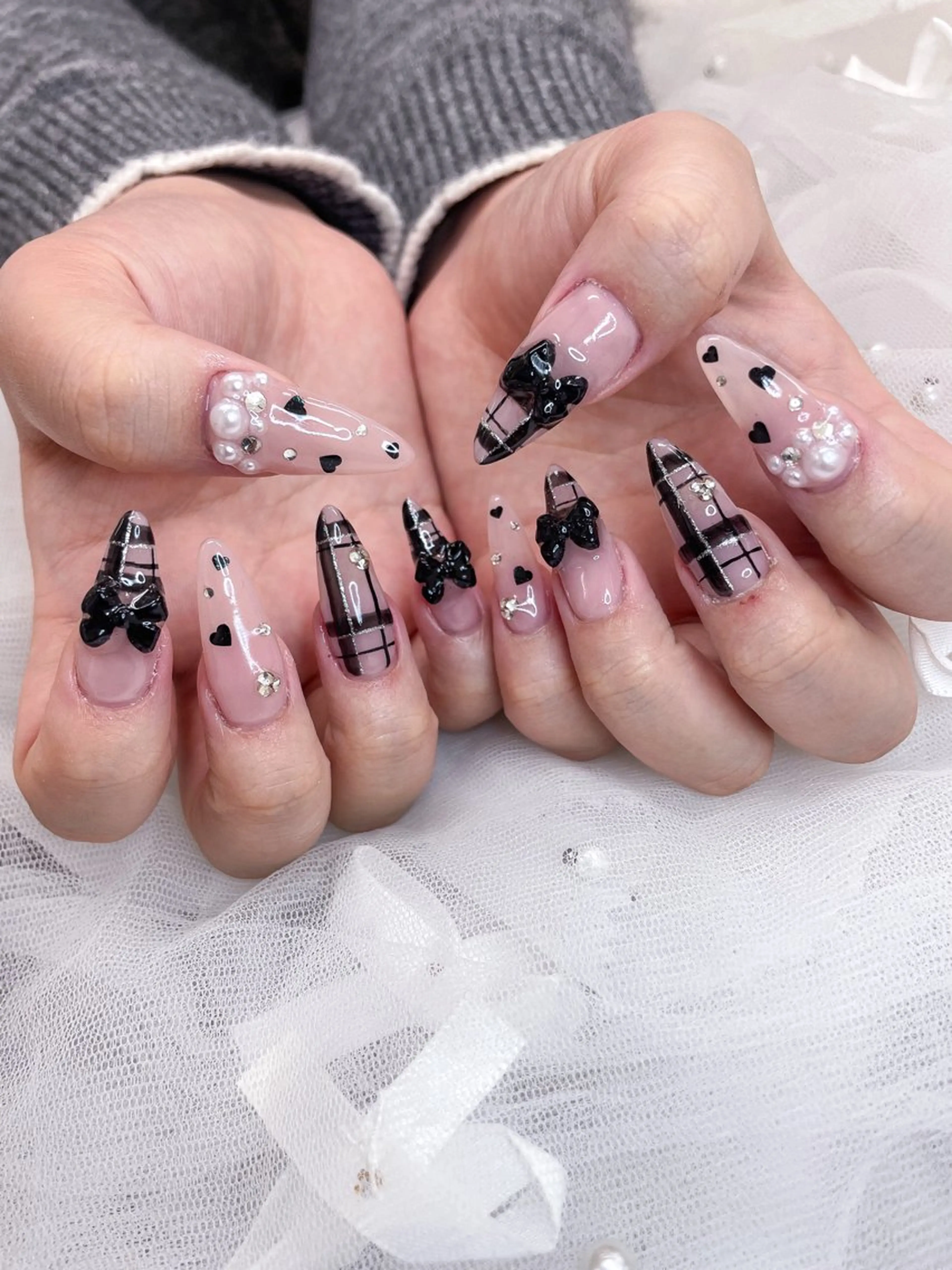 ネイル リボン ハンドネイル 五十嵐 美智のネイルデザイン