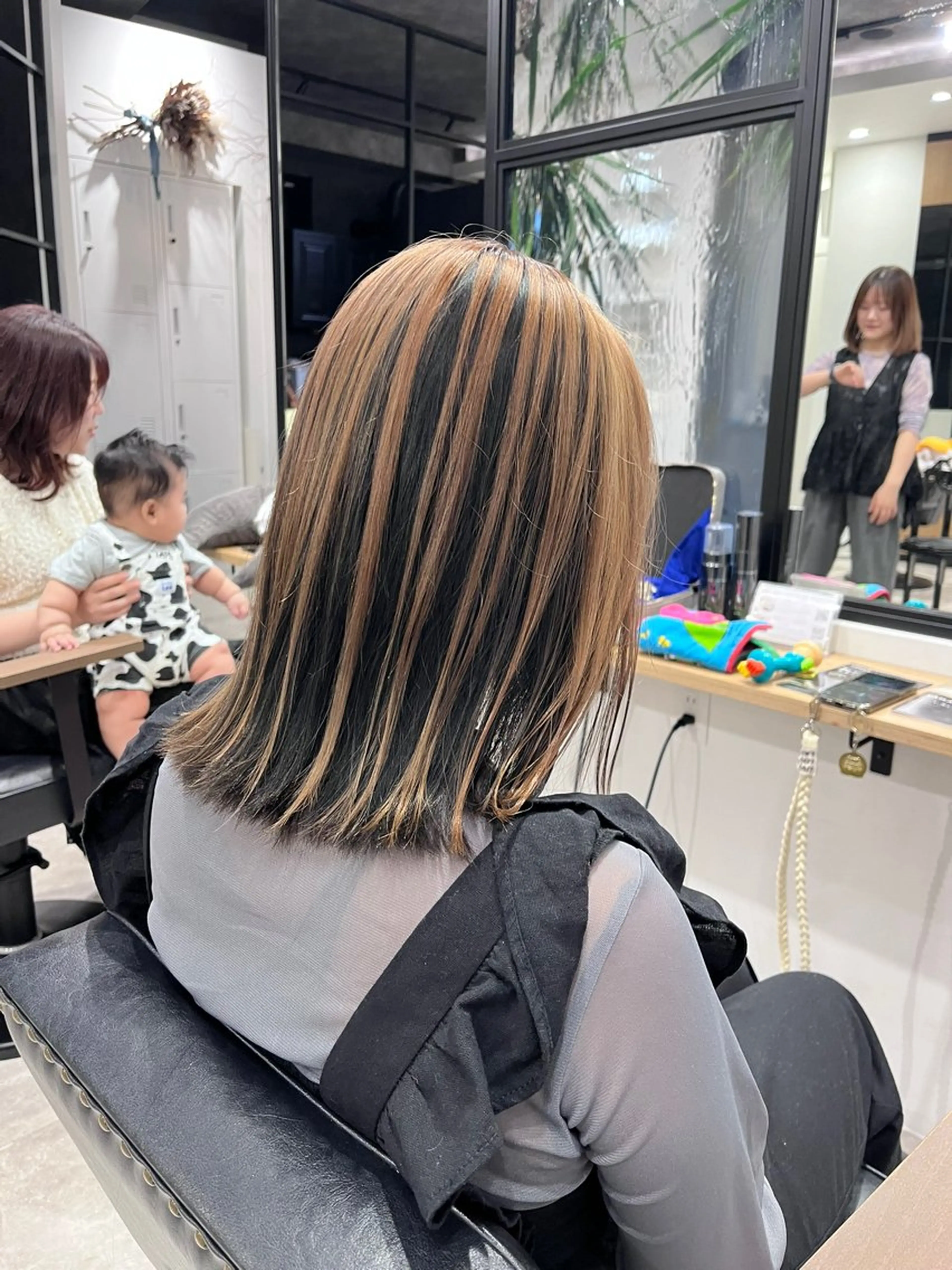 ミディアム ヘアカラー 森口 竜三のヘアスタイル