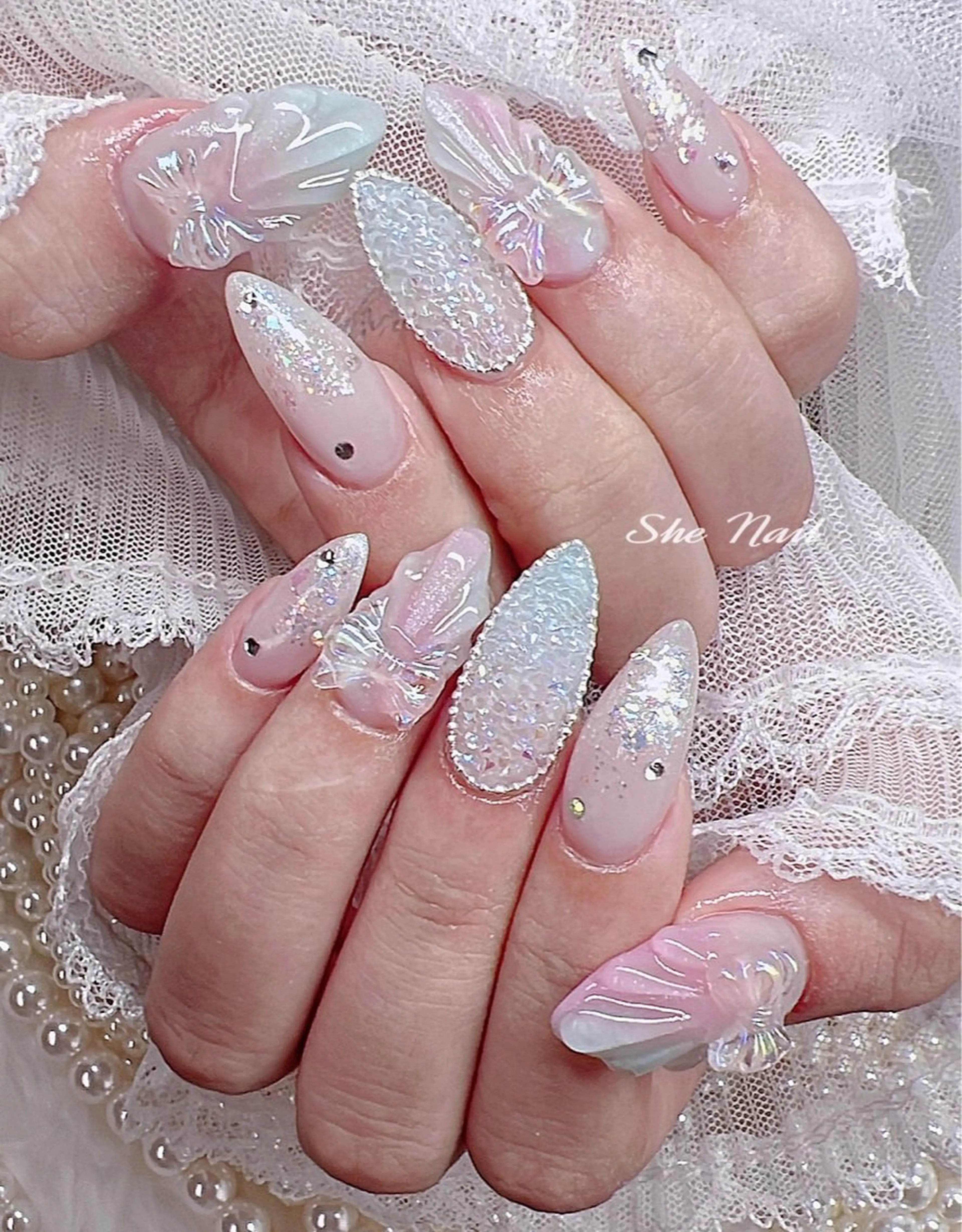 ネイル チークネイル 長さ出し フラッシュネイル グラデーション ラメ(グリッター) ハンドネイル She Nail所属・ISA_ BELLAのネイルデザイン