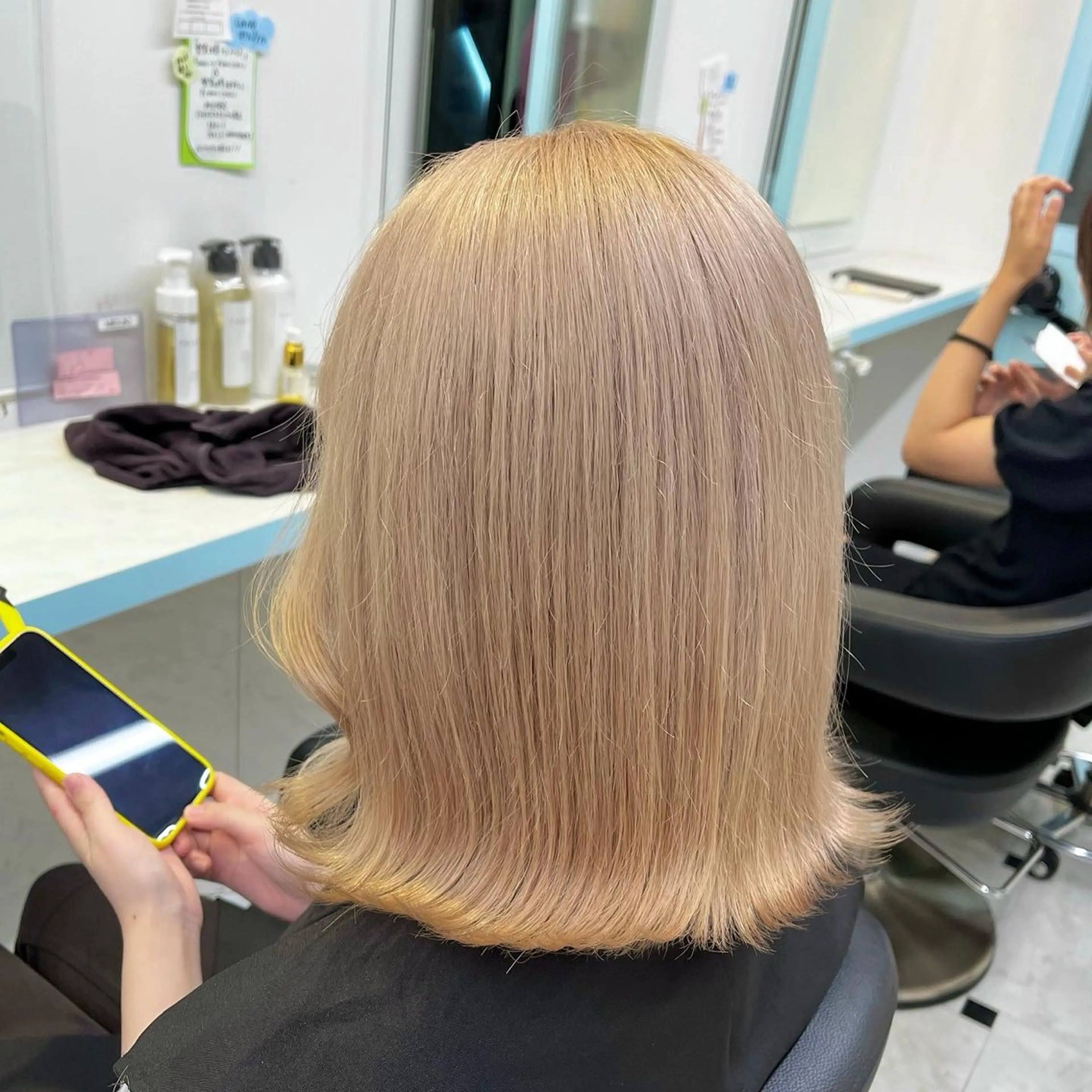 ショート カラー ヘアカラー トリートメント ブリーチカラー 🩵MIZUKIのヘアスタイル