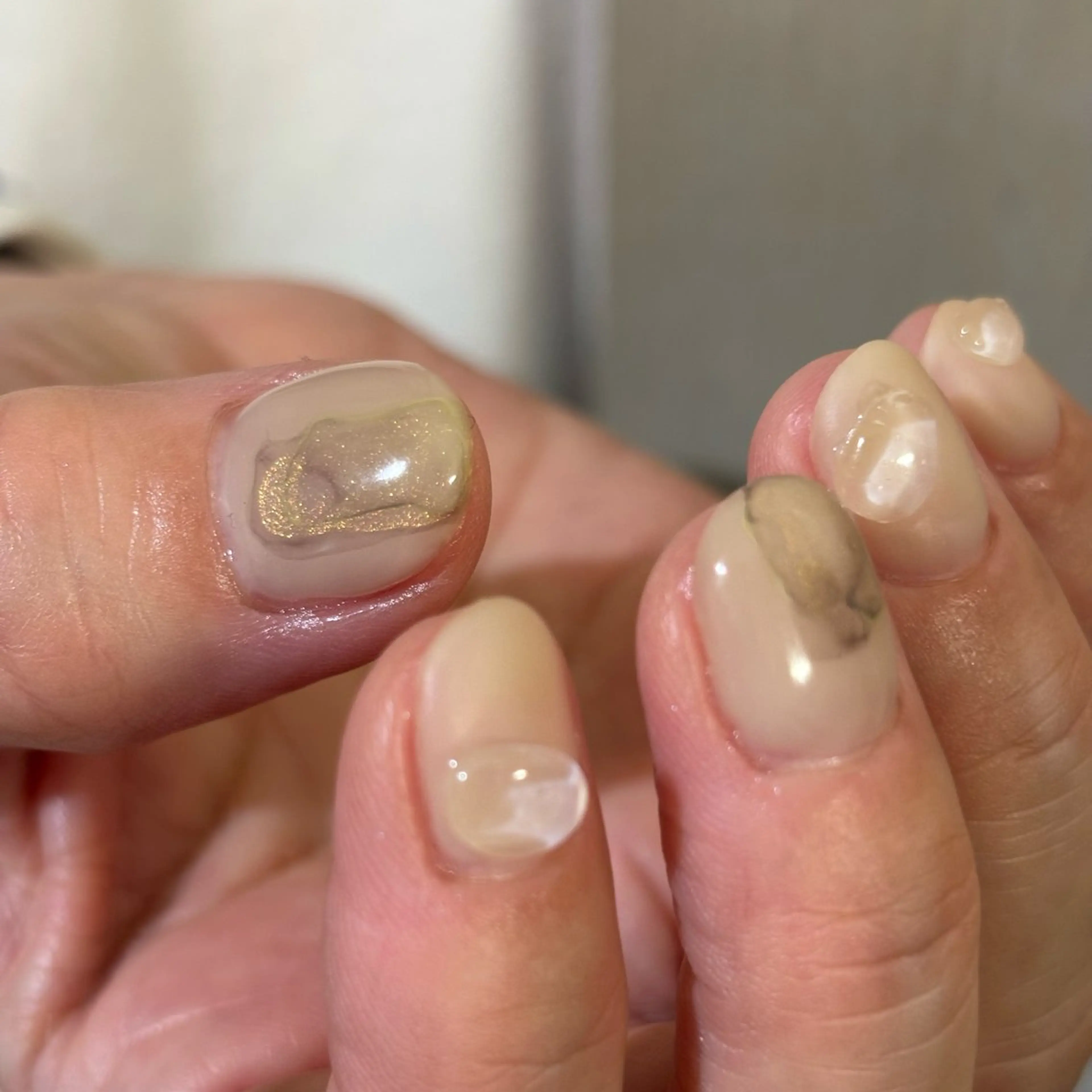 ネイル ニュアンスネイル シンプルネイル ホワイト ハンドネイル Noël新宿南口 arisaのネイルデザイン