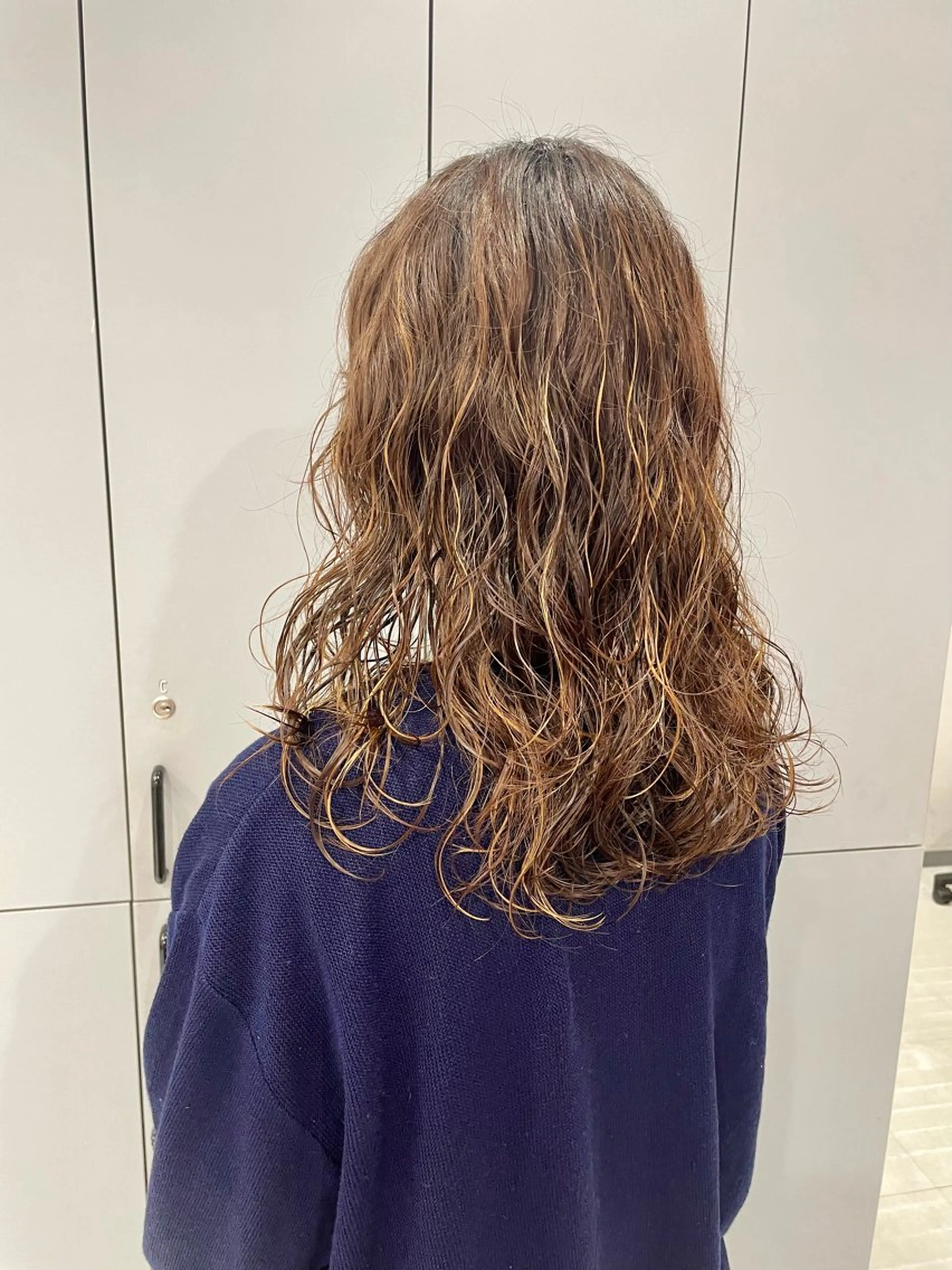 セミロング パーマ カット パーマ 山本 佳奈のヘアスタイル
