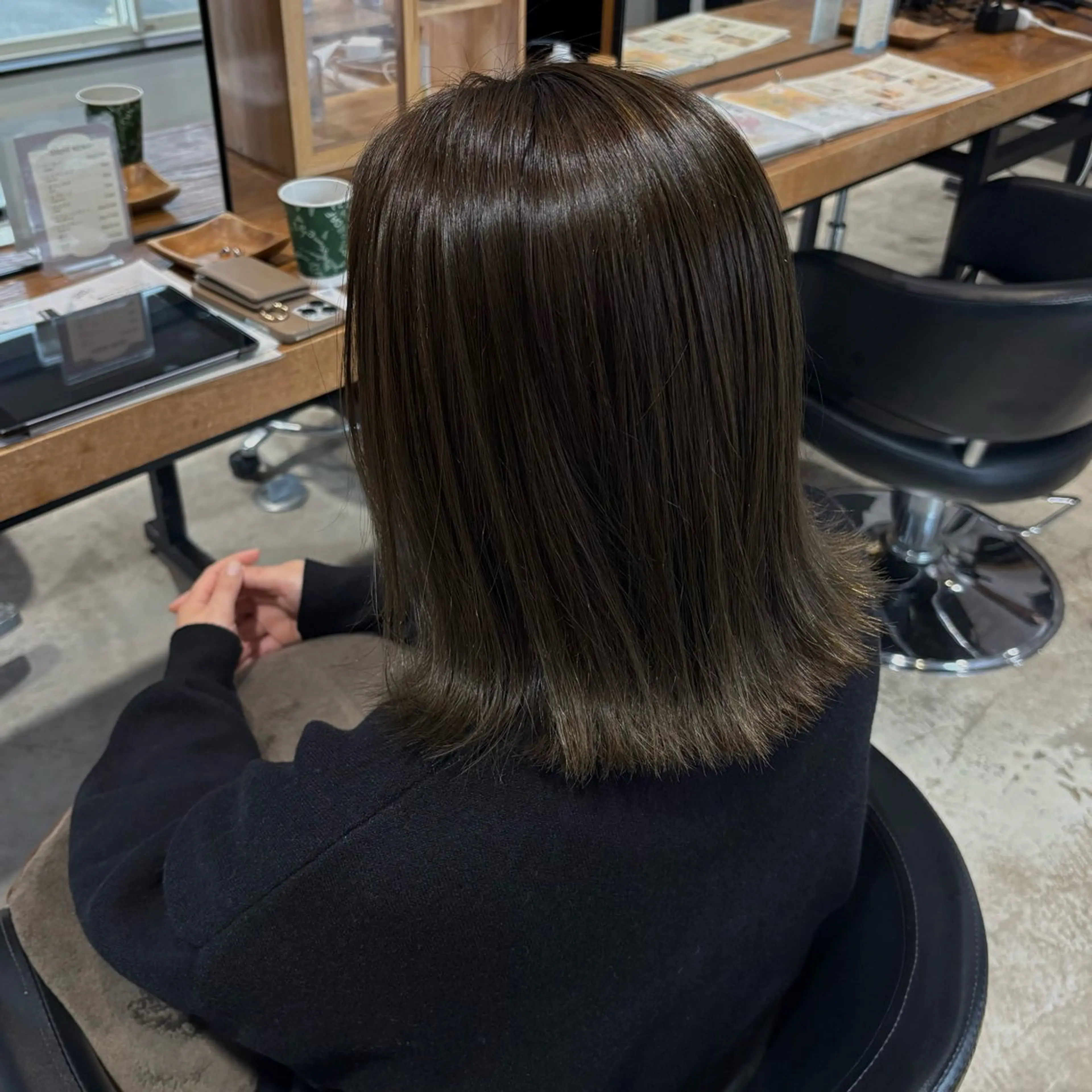 ミディアム カラー ベージュカラー オリーブベージュ ヘアカラー ボブ/外国人風カラー 🩵mikiのヘアスタイル