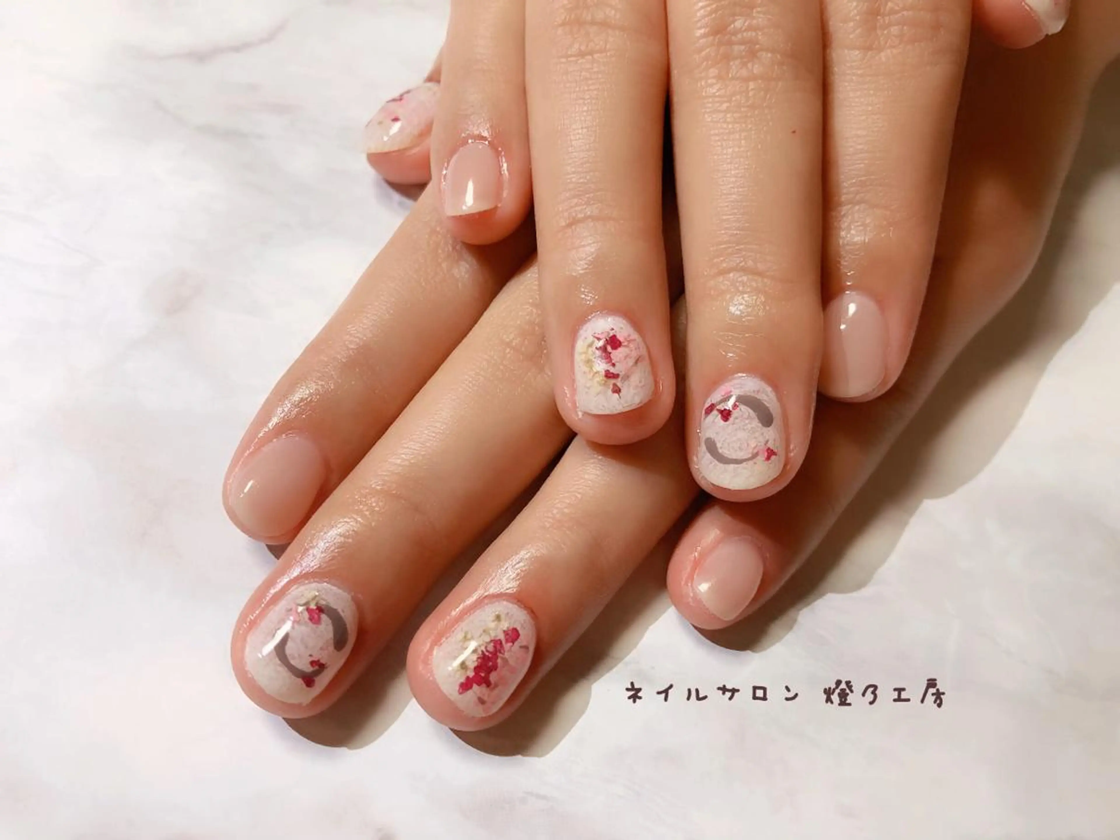 ネイル 伊藤 美里のネイルデザイン