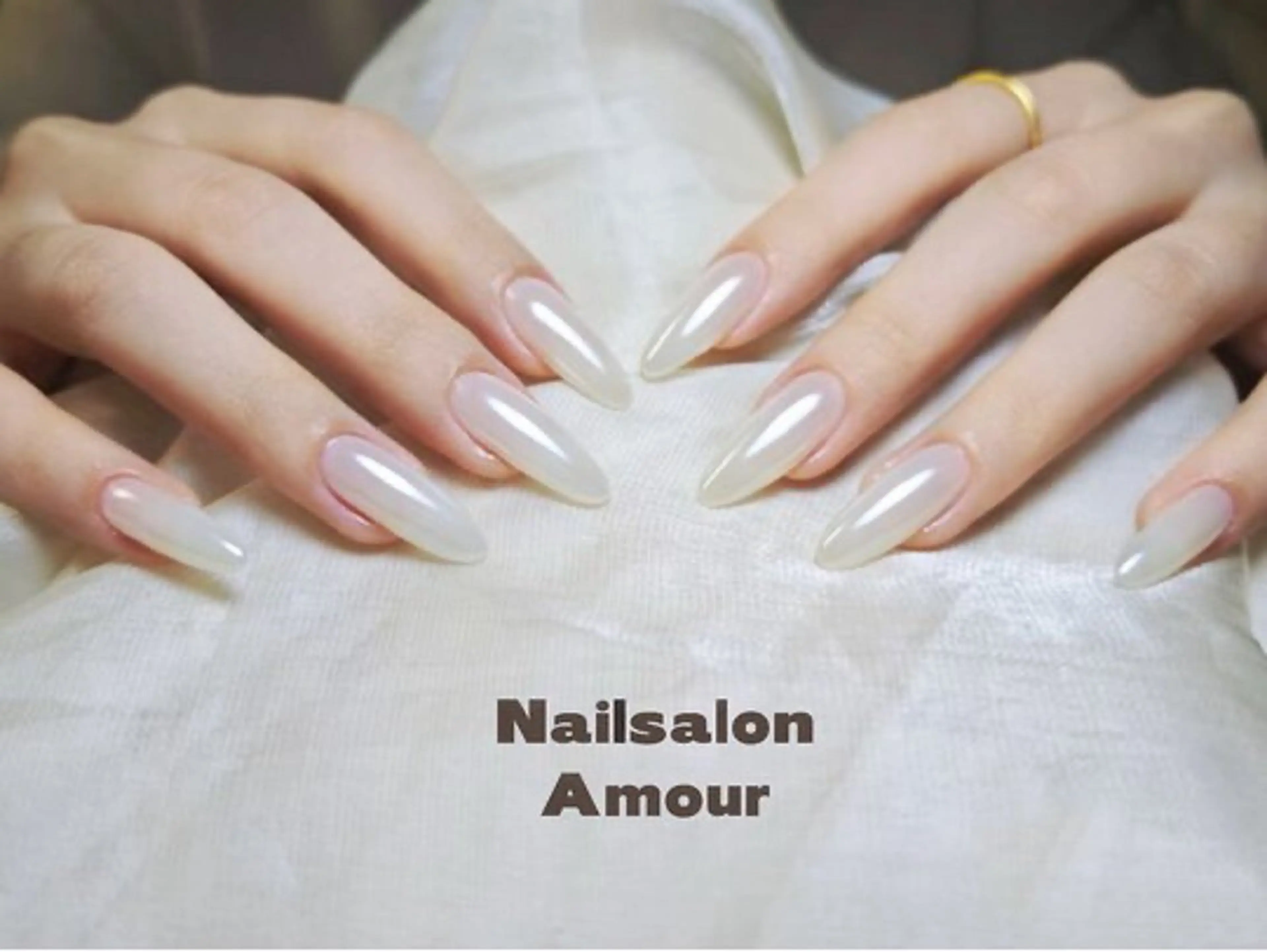ネイル オーロラネイル ワンカラーネイル Amour所属・パラジェル登録店 アイラッシュ＆ネイルのネイルデザイン