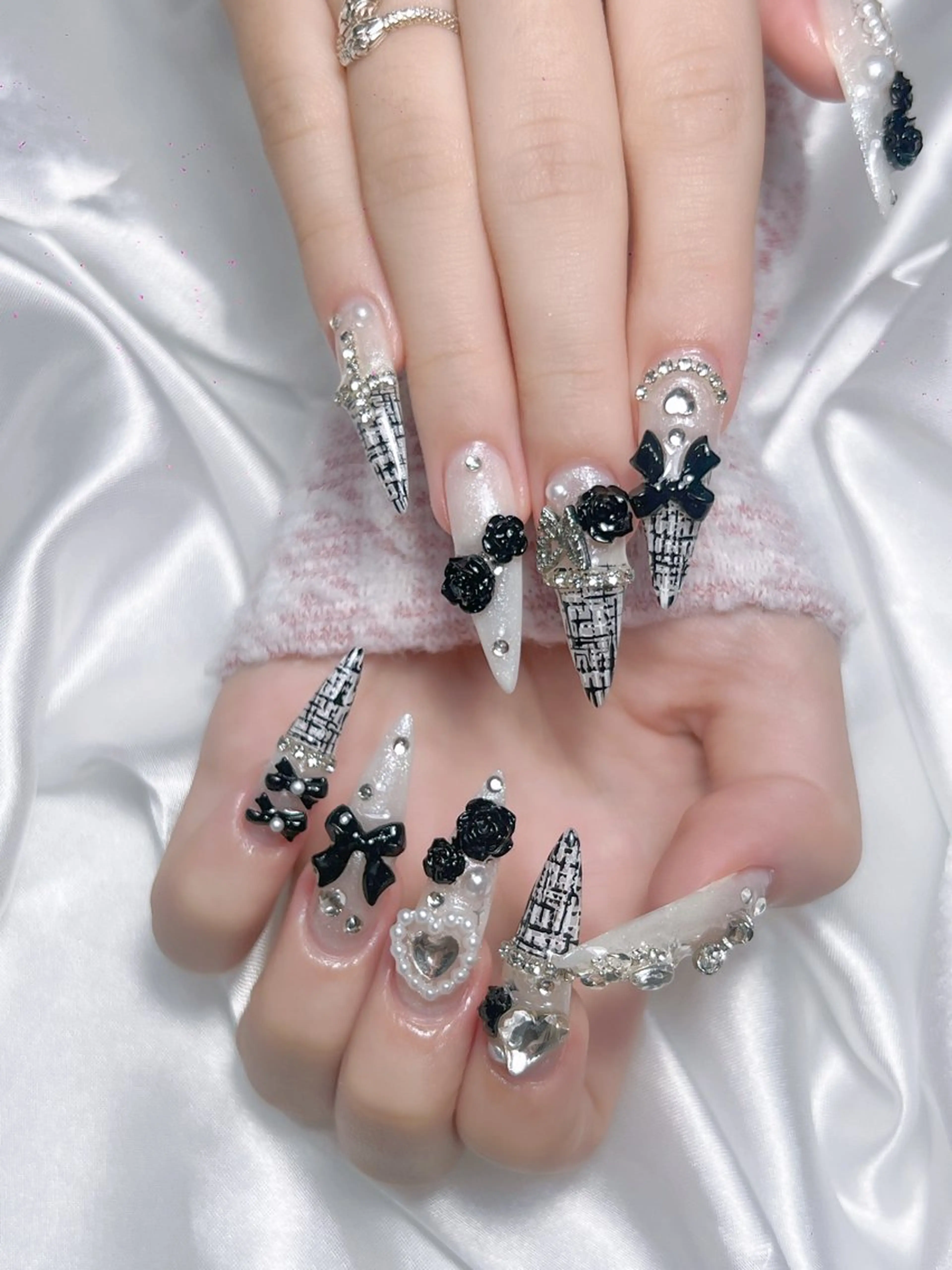 ネイル LEELA NAIL STUDIO所属・LEELA NAIL STUDIOのネイルデザイン