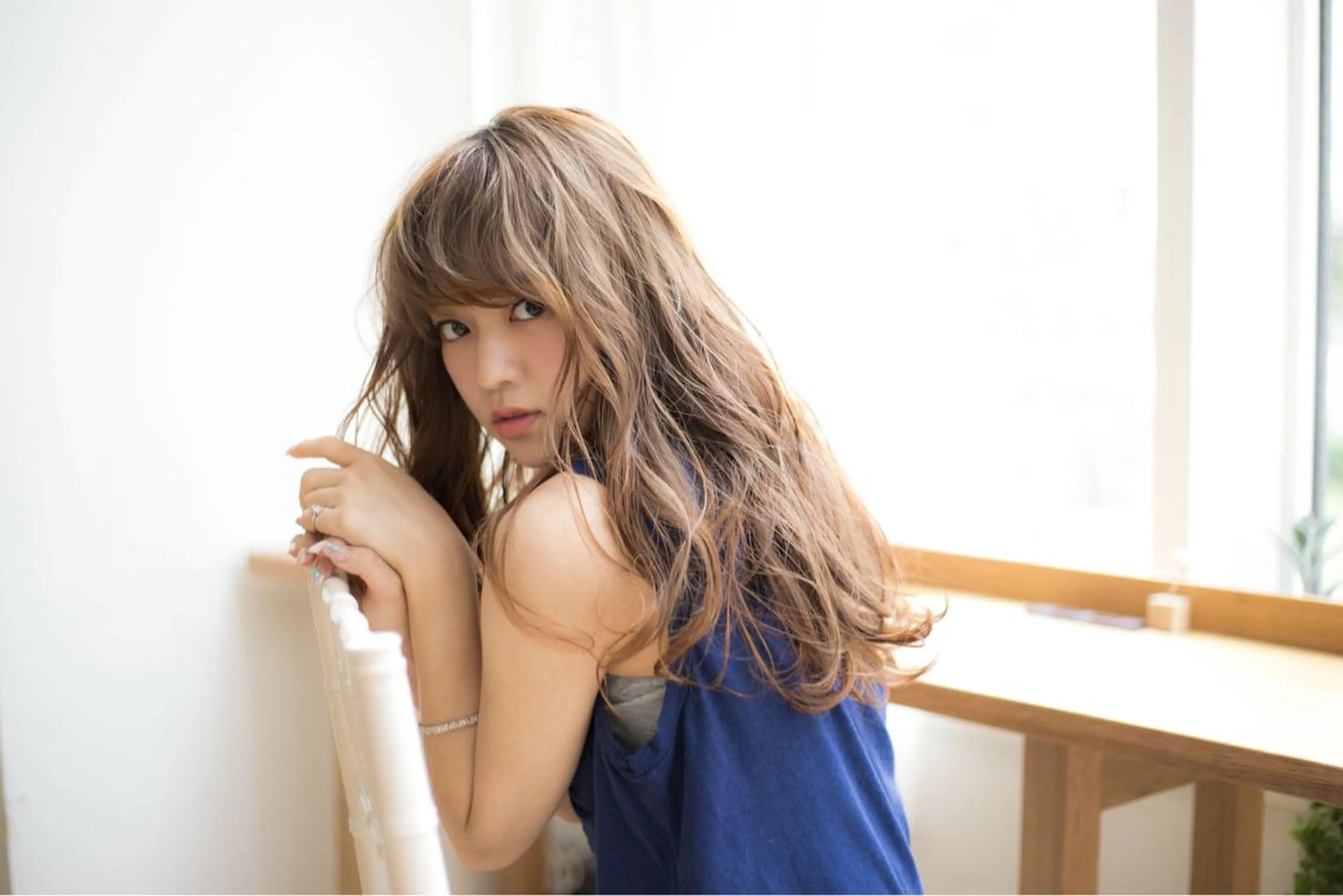 セミロング ロング カラー パーマ ブルーカラー ブルージュ VIVIE【ヴィヴィ】所属・髪質改善/韓国風 レイヤー/田村祐樹のヘアスタイル