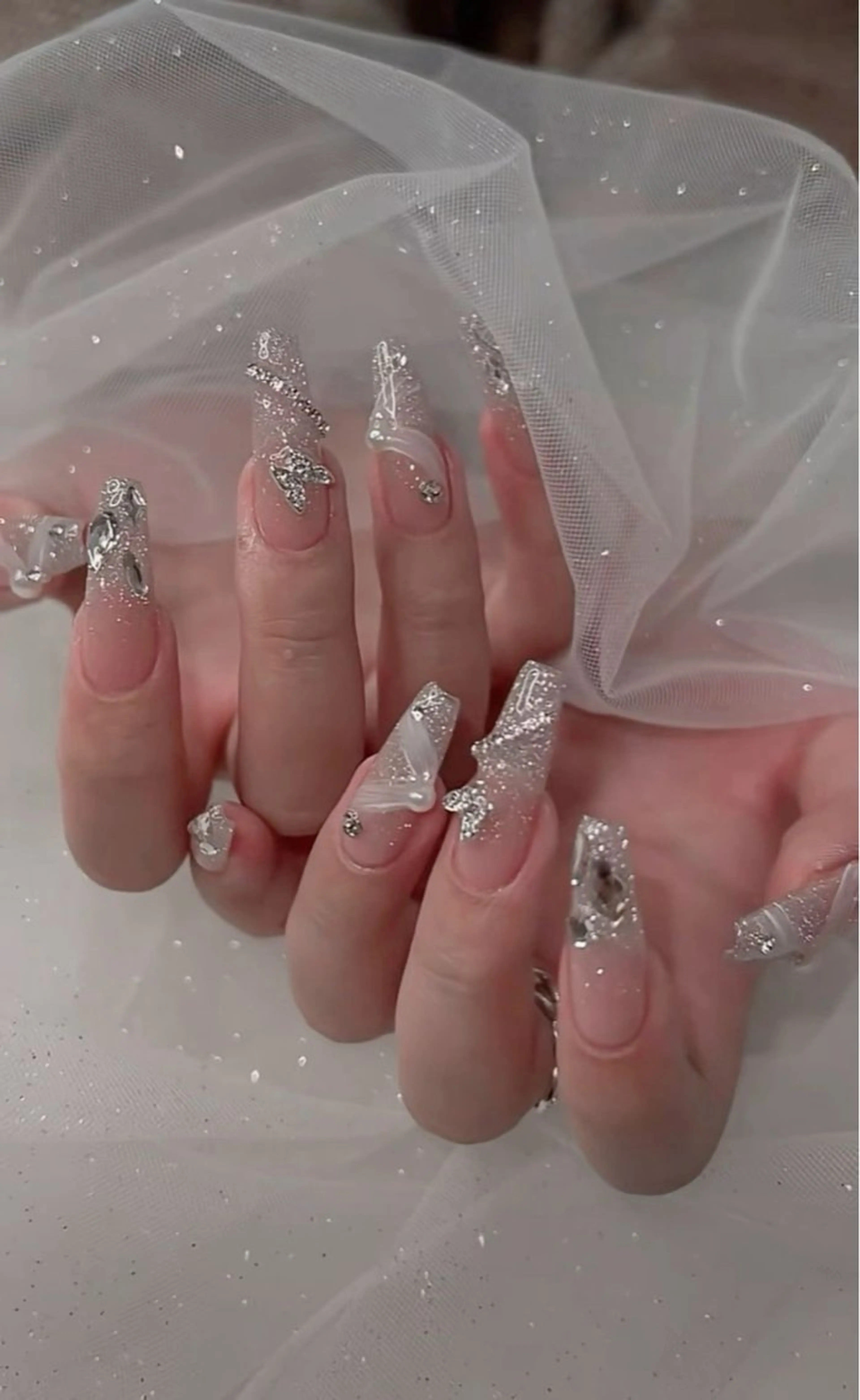 ネイル ZEN Beauty nail spa massage所属・ゆり ちゃんのネイルデザイン