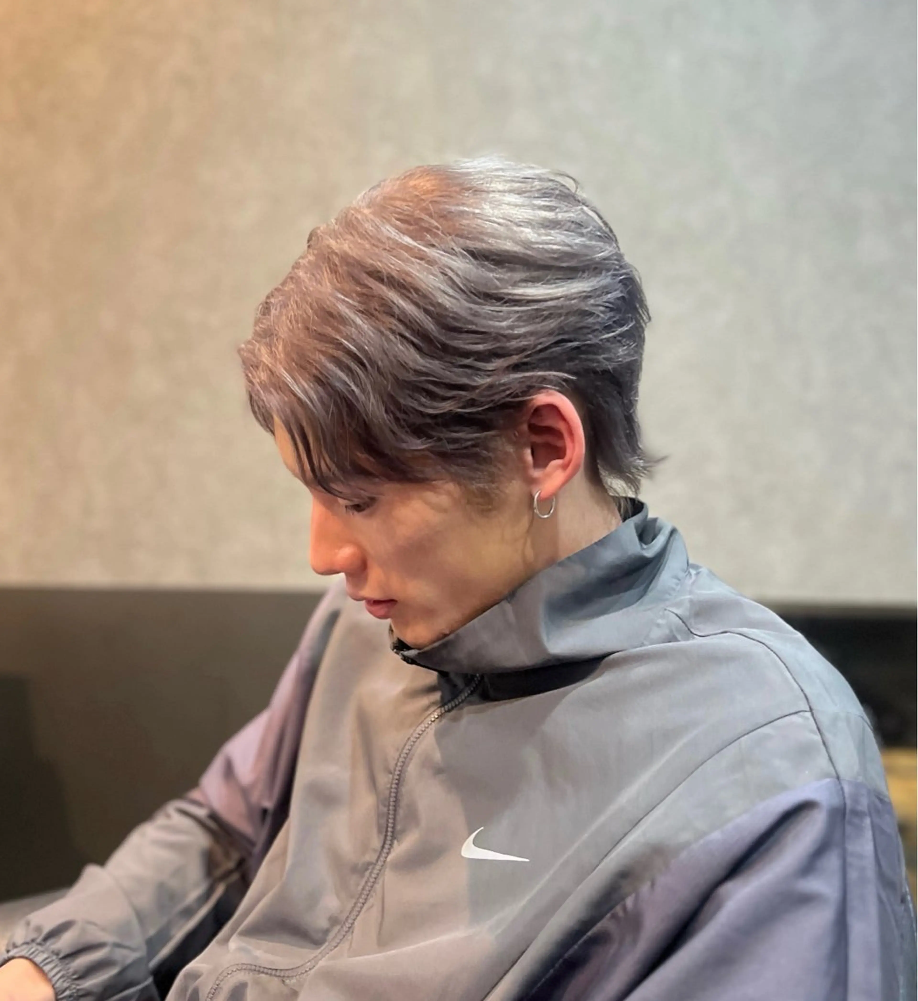 カラー シルバー ヘアカラー 松井 咲樹のヘアスタイル