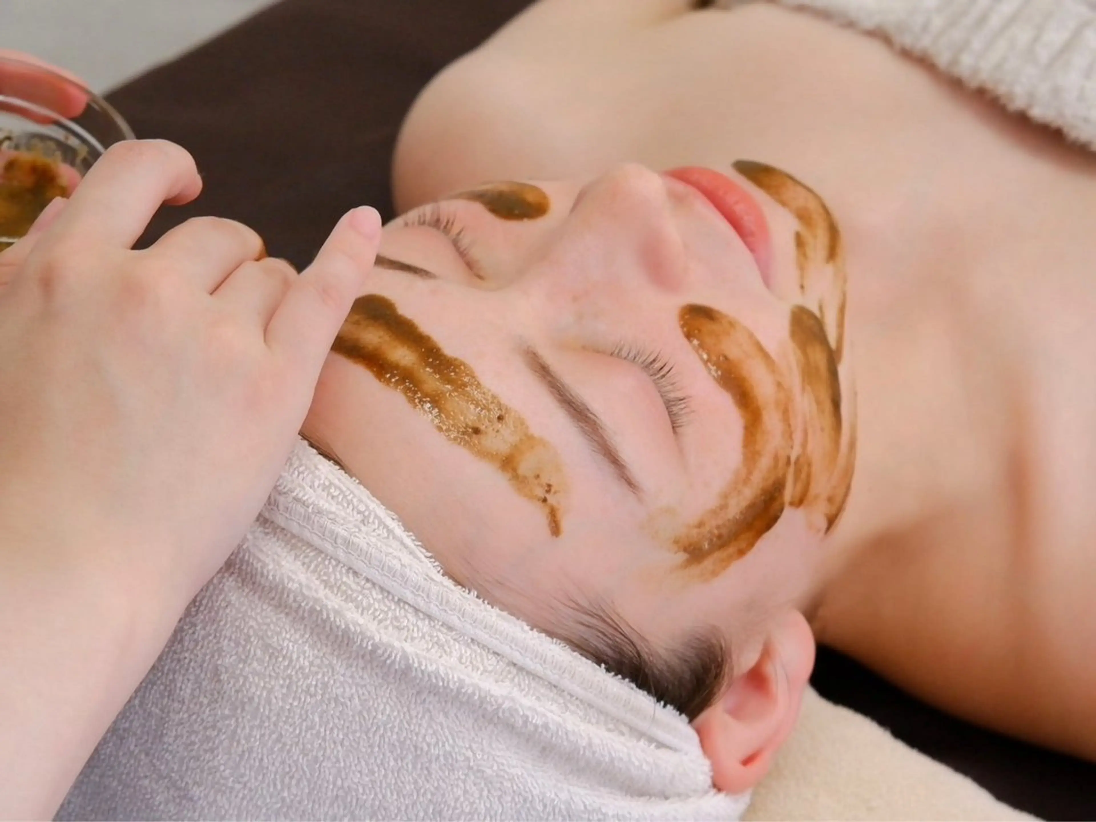 【剥離なしハーブピーリング🌿】ニキビ/肌荒れ/毛穴/ざらつき/くすみ/シミ/引き締め/小顔の写真