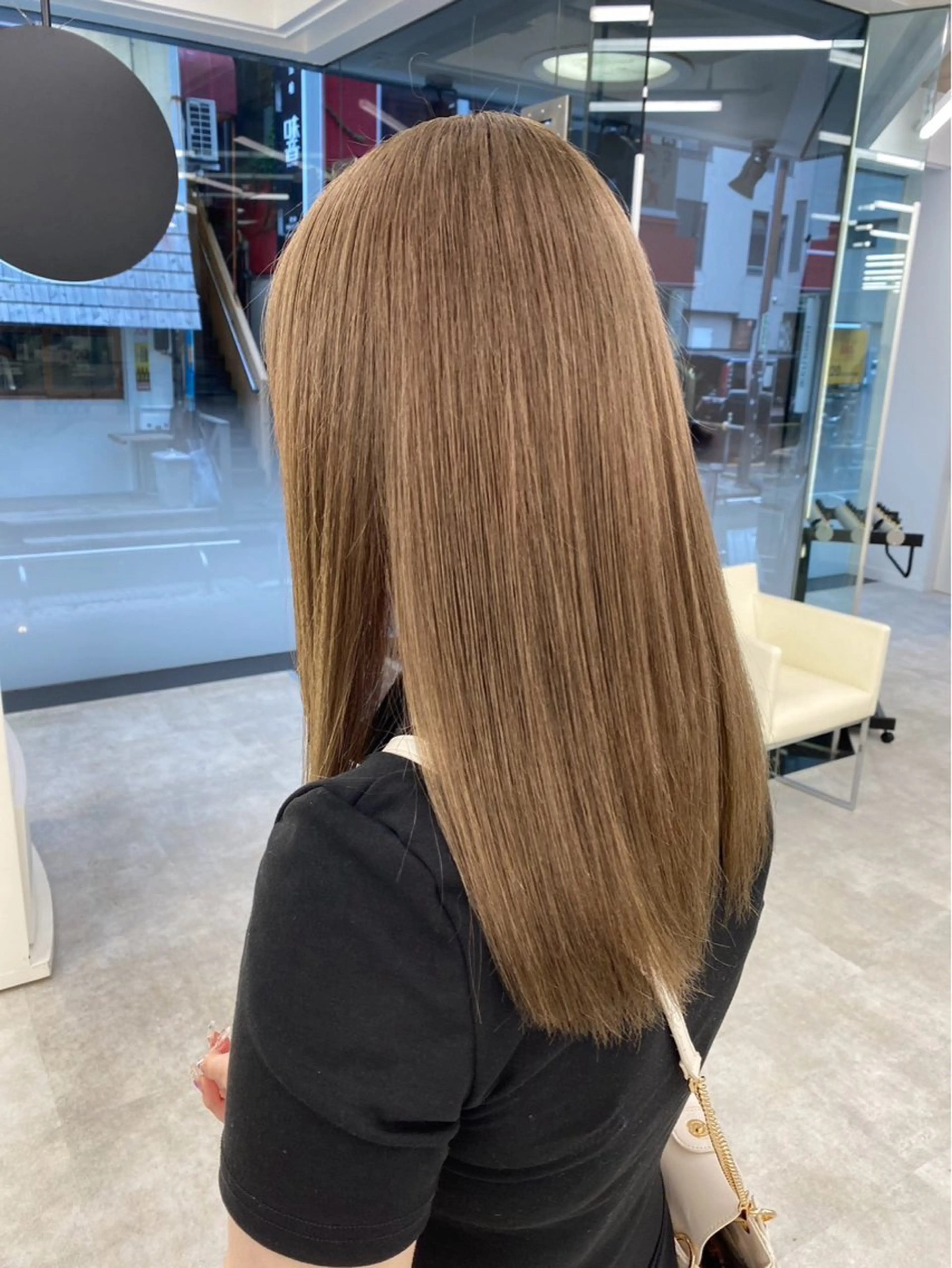 ロング カラー あおき いおりのヘアスタイル