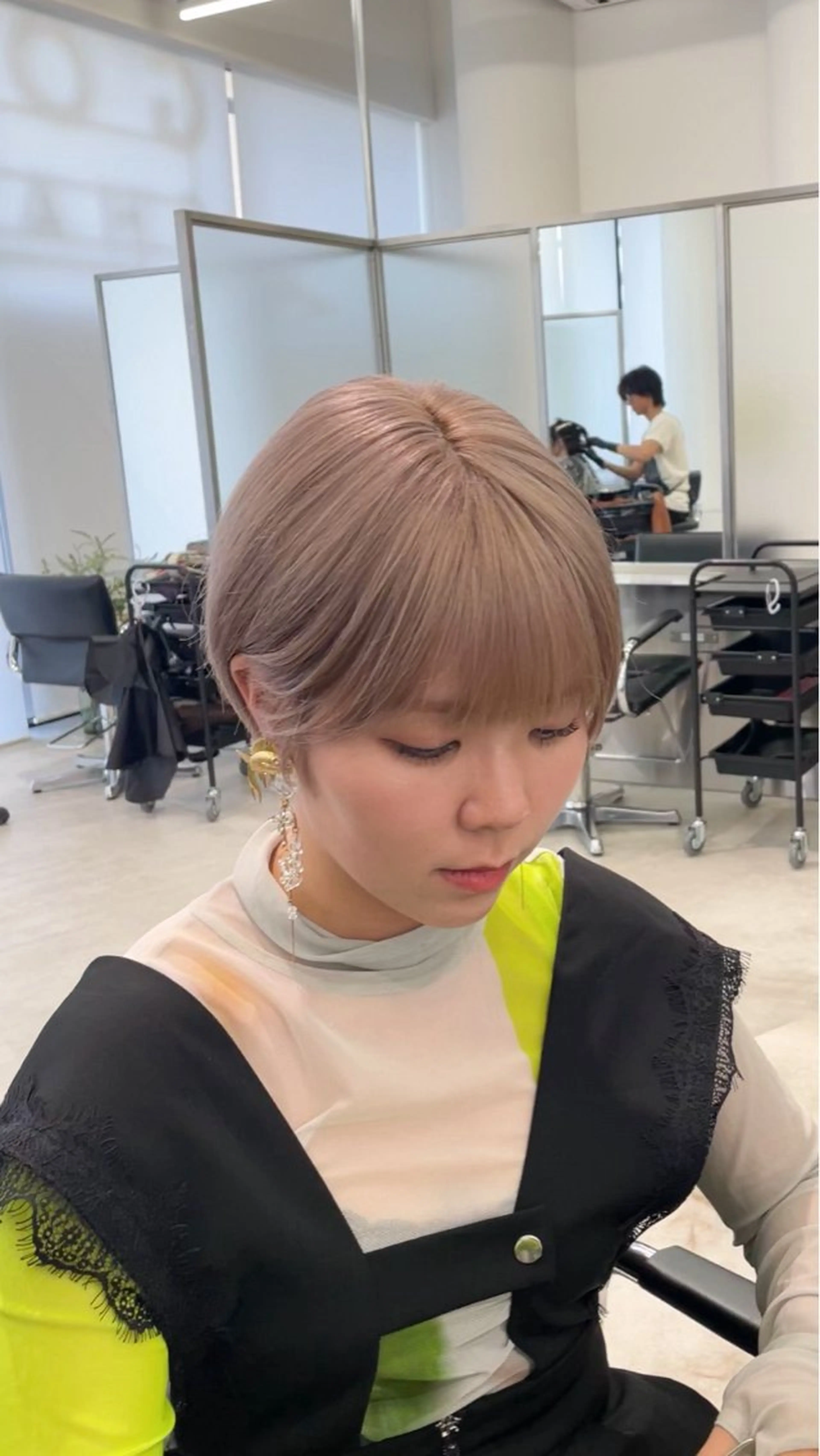 ショート カラー ハイトーンカラー ショートヘア GO TODAY SHAiRE SALON所属・大人スタイル 太田のヘアスタイル