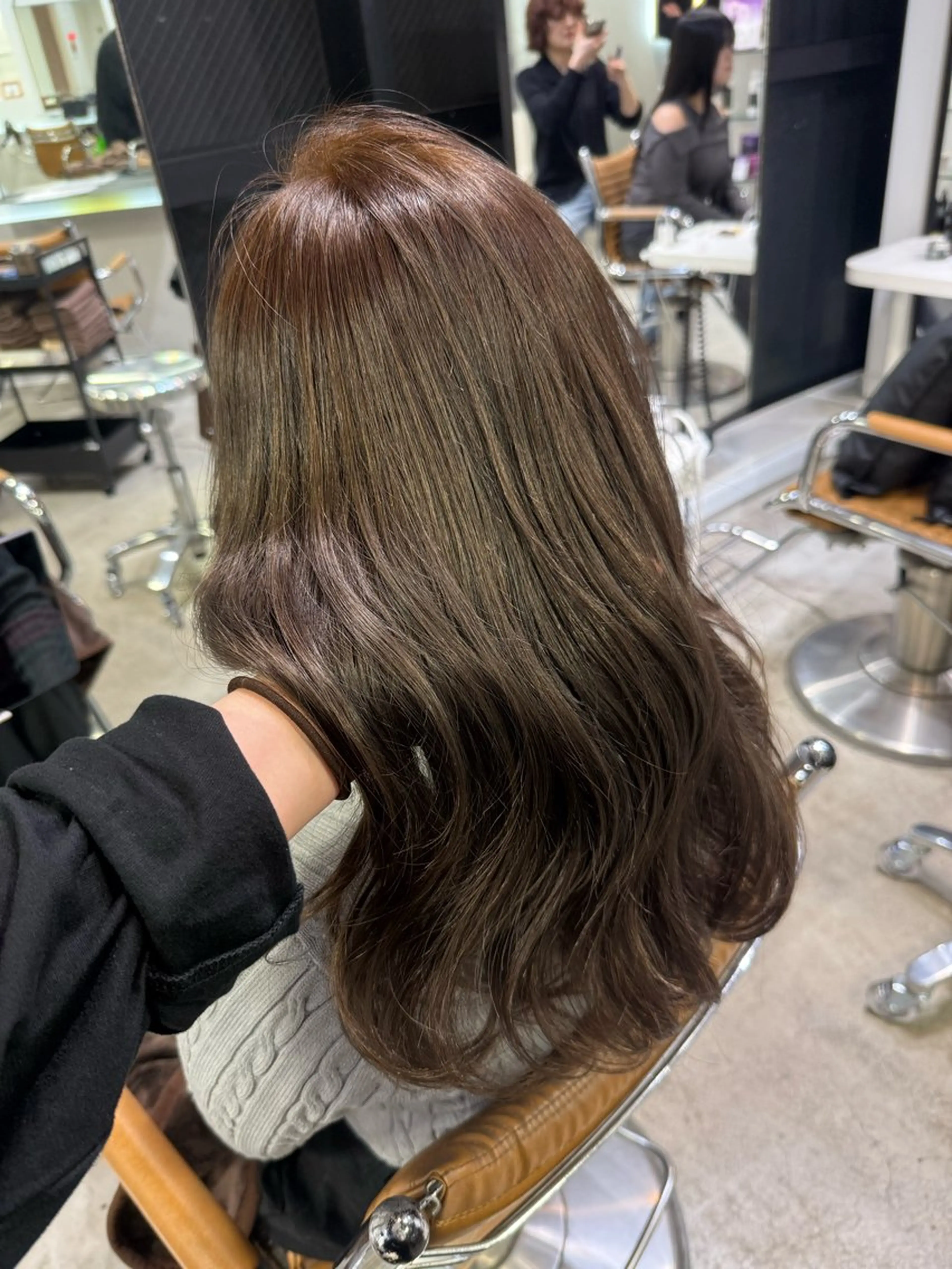 ロング カラー ベージュカラー ブリーチ 透明感カラー ブリーチなしカラー オリーブベージュ ヘアカラー 透明感カラー/ RIKO🌺🥥のヘアスタイル