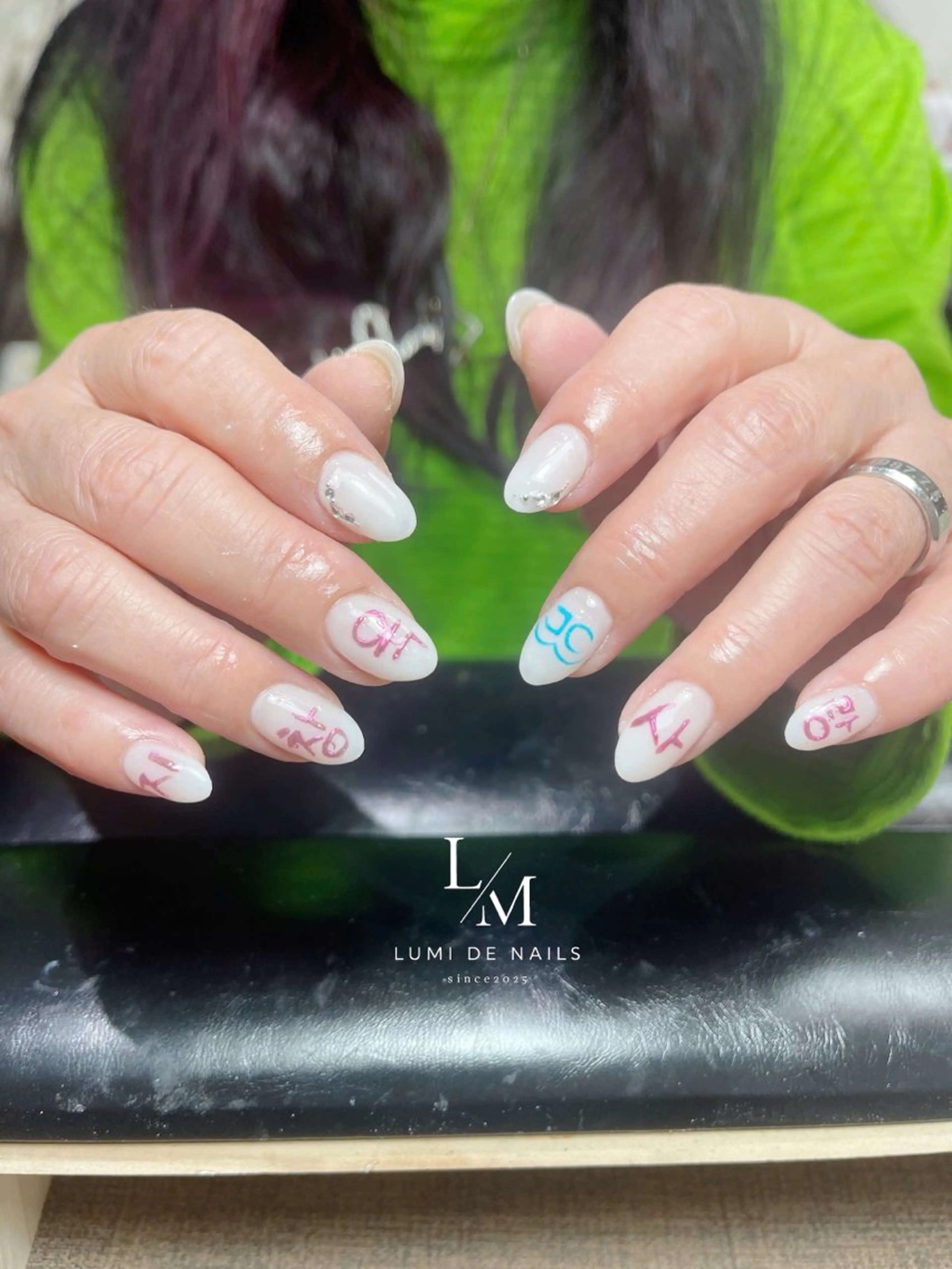 ネイル グラデーション ラメ(グリッター) マグネットネイル ミラーネイル ニュアンスネイル ハンドネイル Lumi de nails所属・Lumi de nailsのネイルデザイン