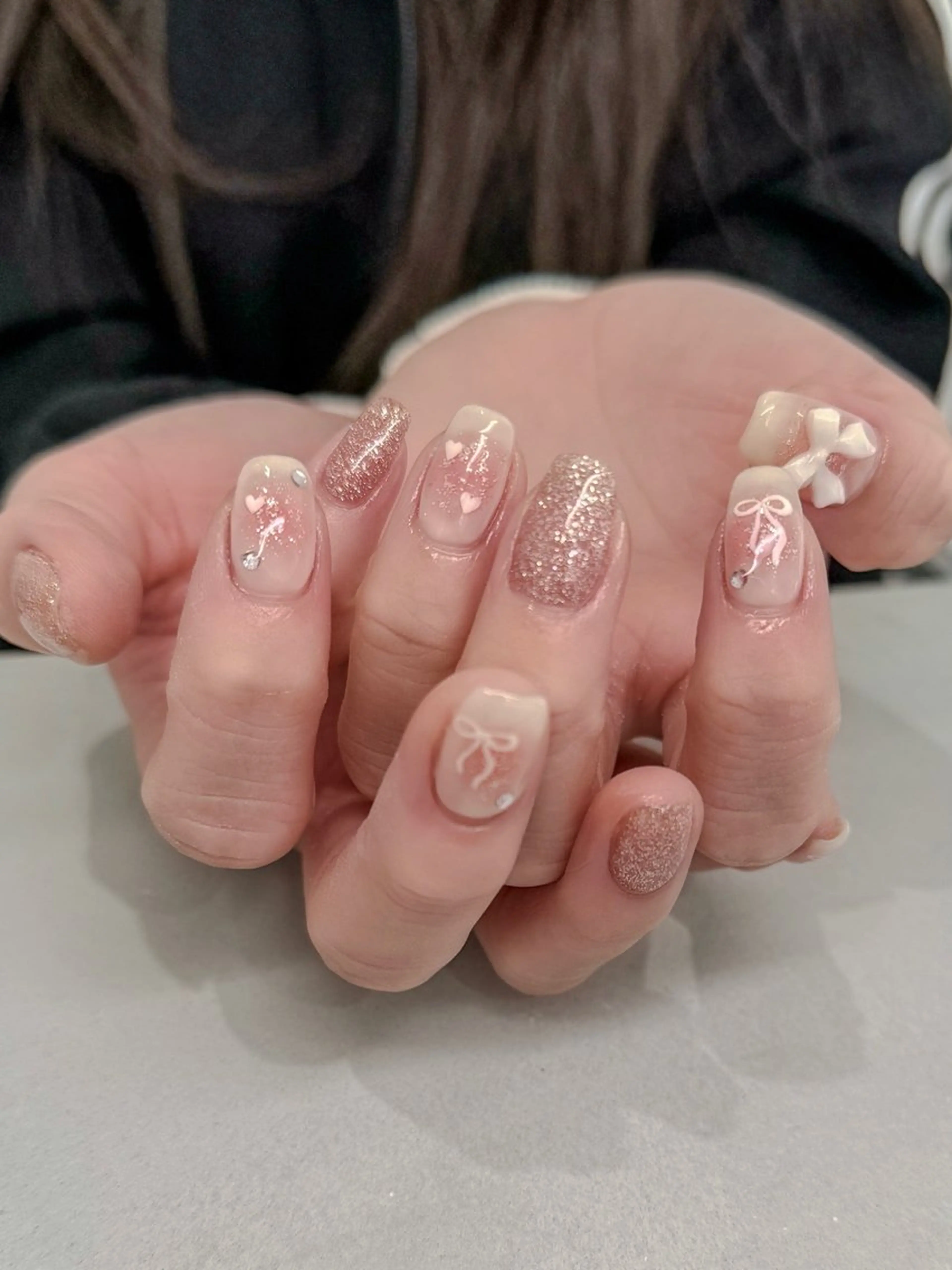 ネイル 持ち込み リボン ストーンネイル ハンドネイル ハンドケア num-fi Aiのネイルデザイン