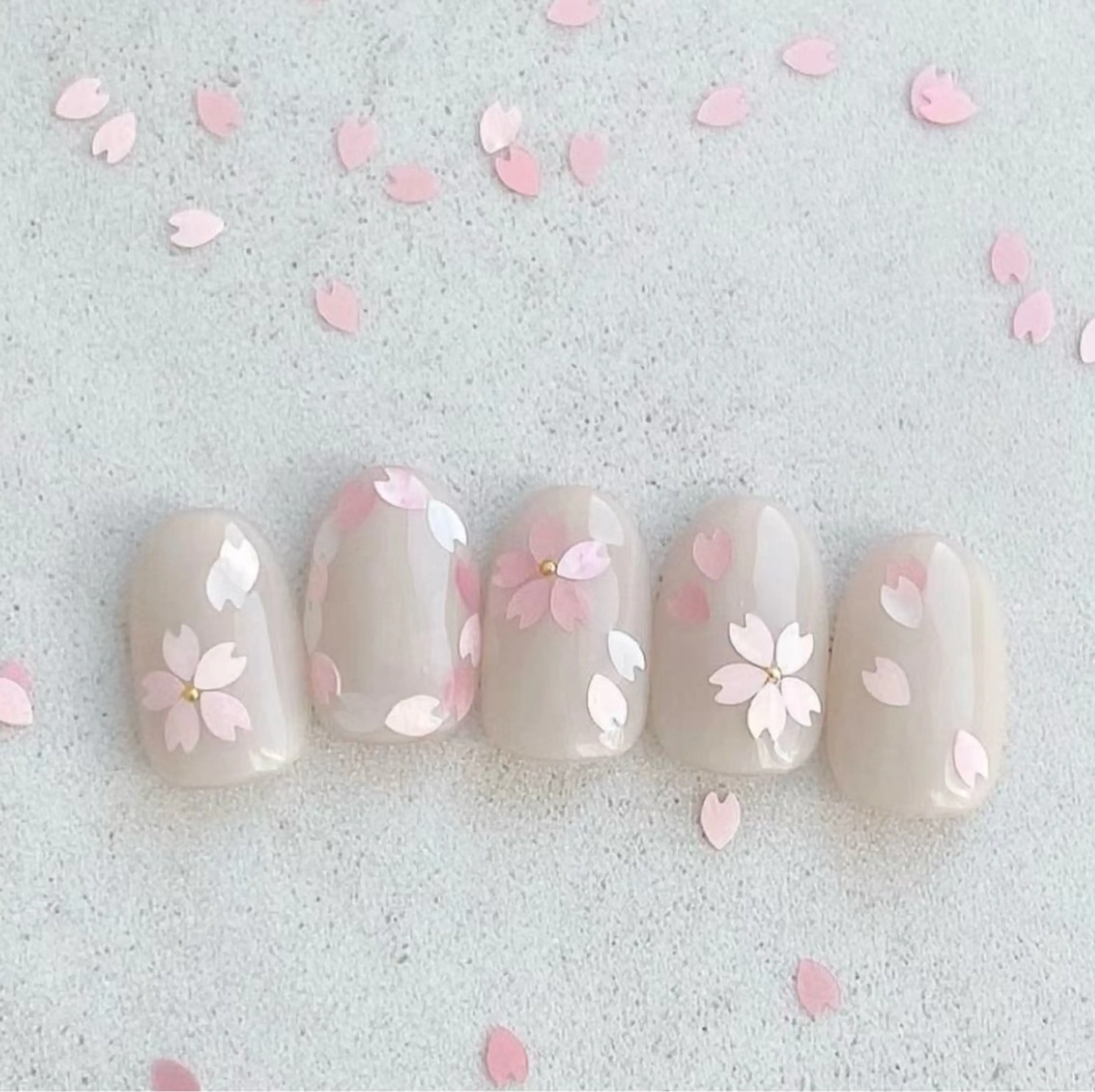 ネイル アートネイル キラキラネイル 韓国ネイル 水色 ロングネイル NailDemure 【銀座店】のネイルデザイン