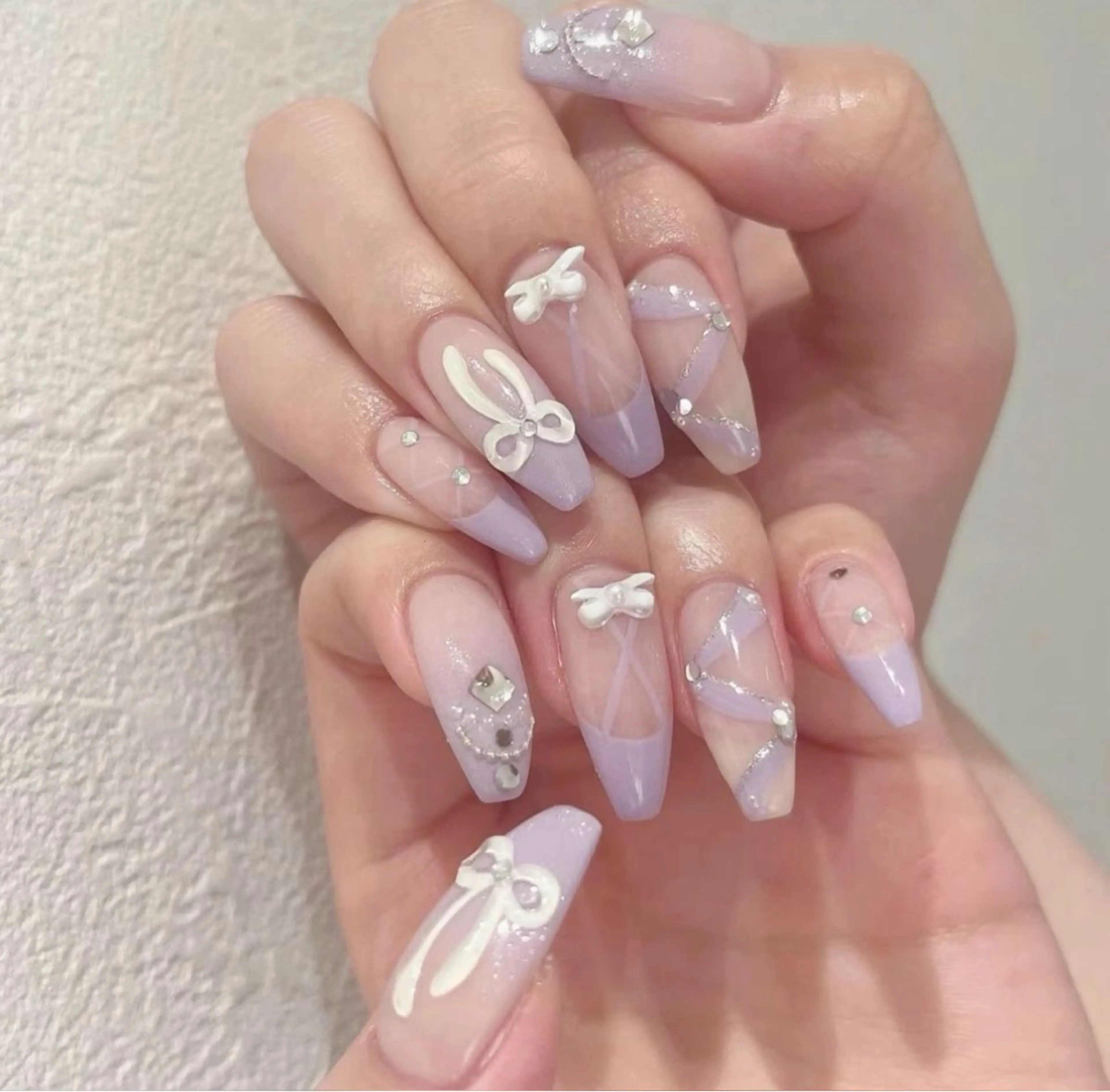 ネイル マグネットネイル ピンク ネイルチップ 冬ネイル クリスマス ハンドネイル Lee Nailsのネイルデザイン