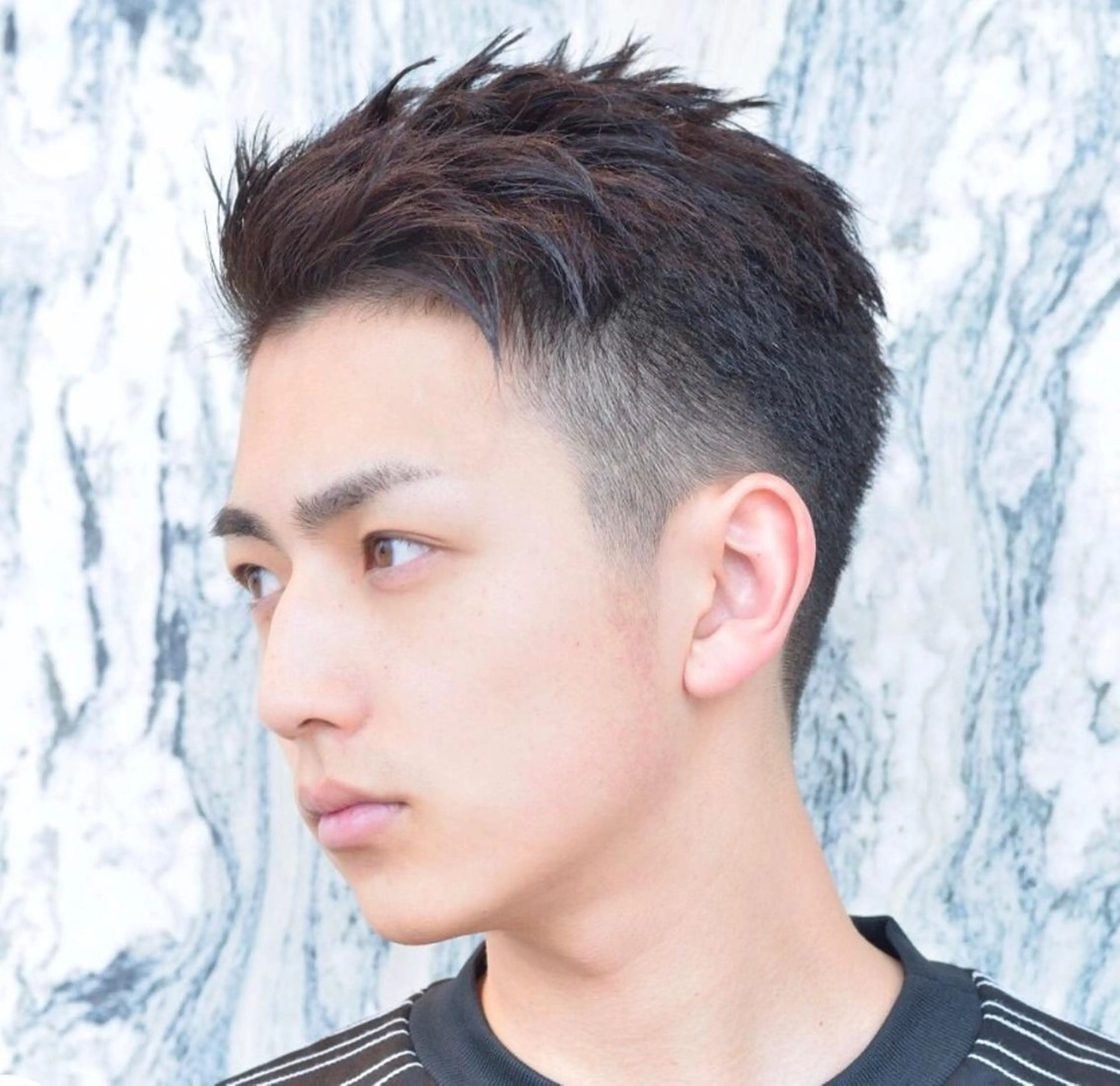 ショート メンズ 刈り上げ 飯村 奎太のヘアスタイル